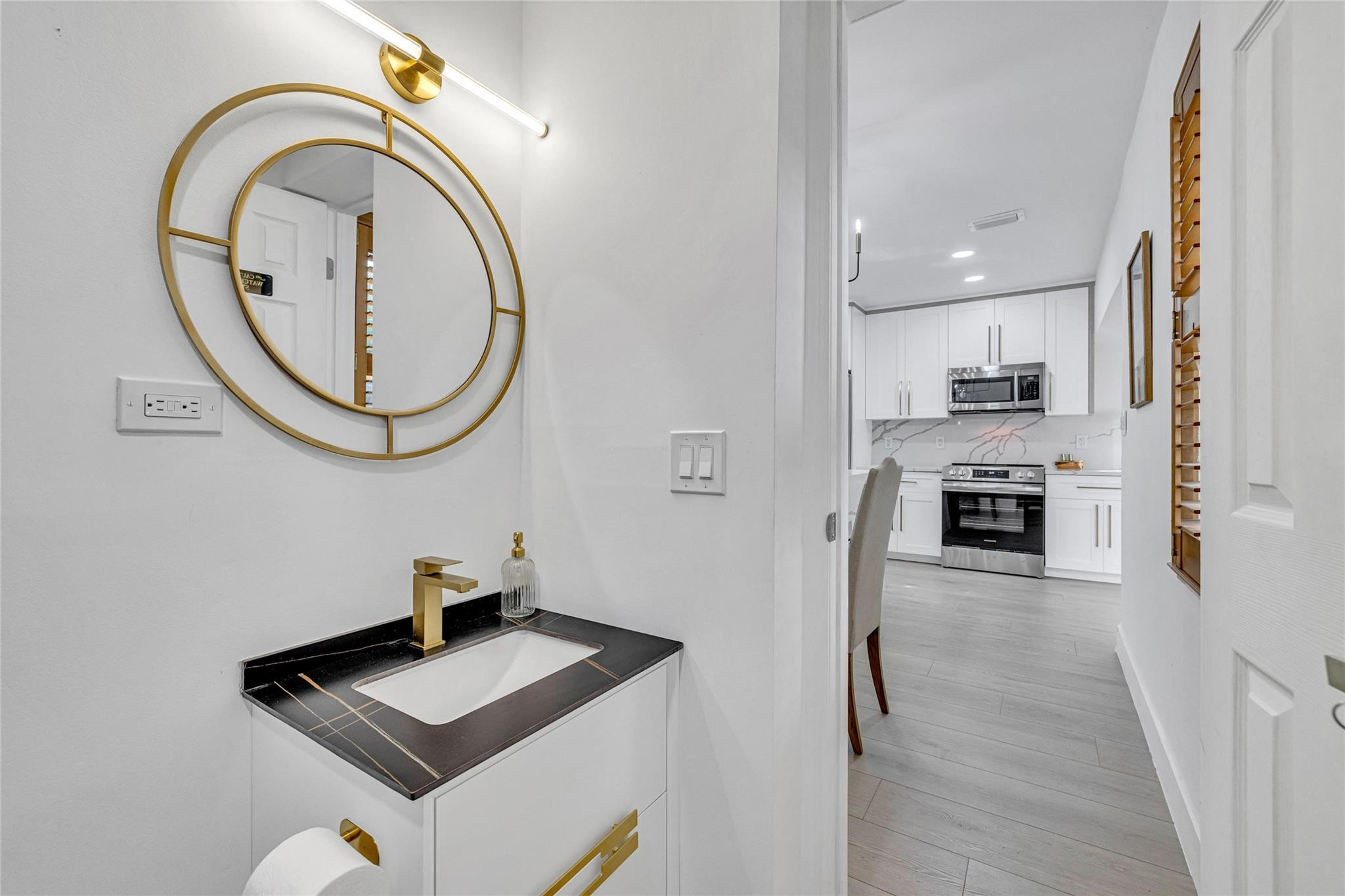 617 N Victoria Park Rd