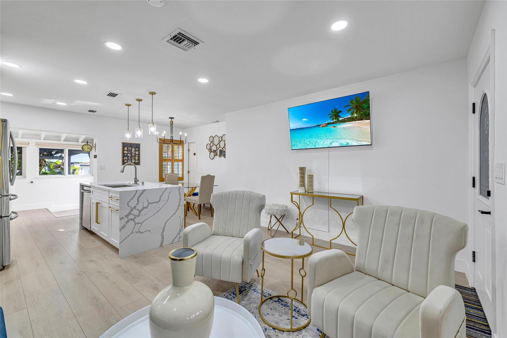 617 N Victoria Park Rd