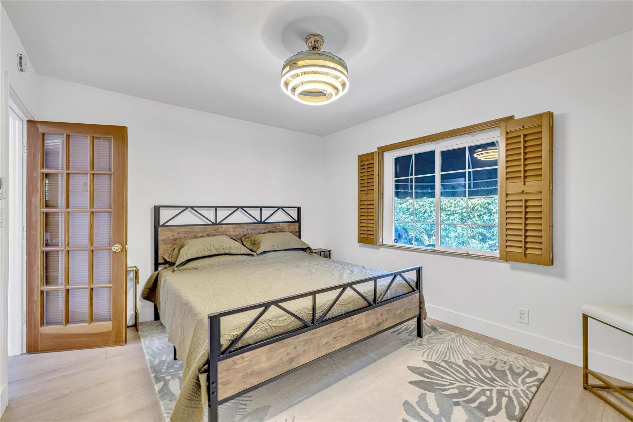 617 N Victoria Park Rd