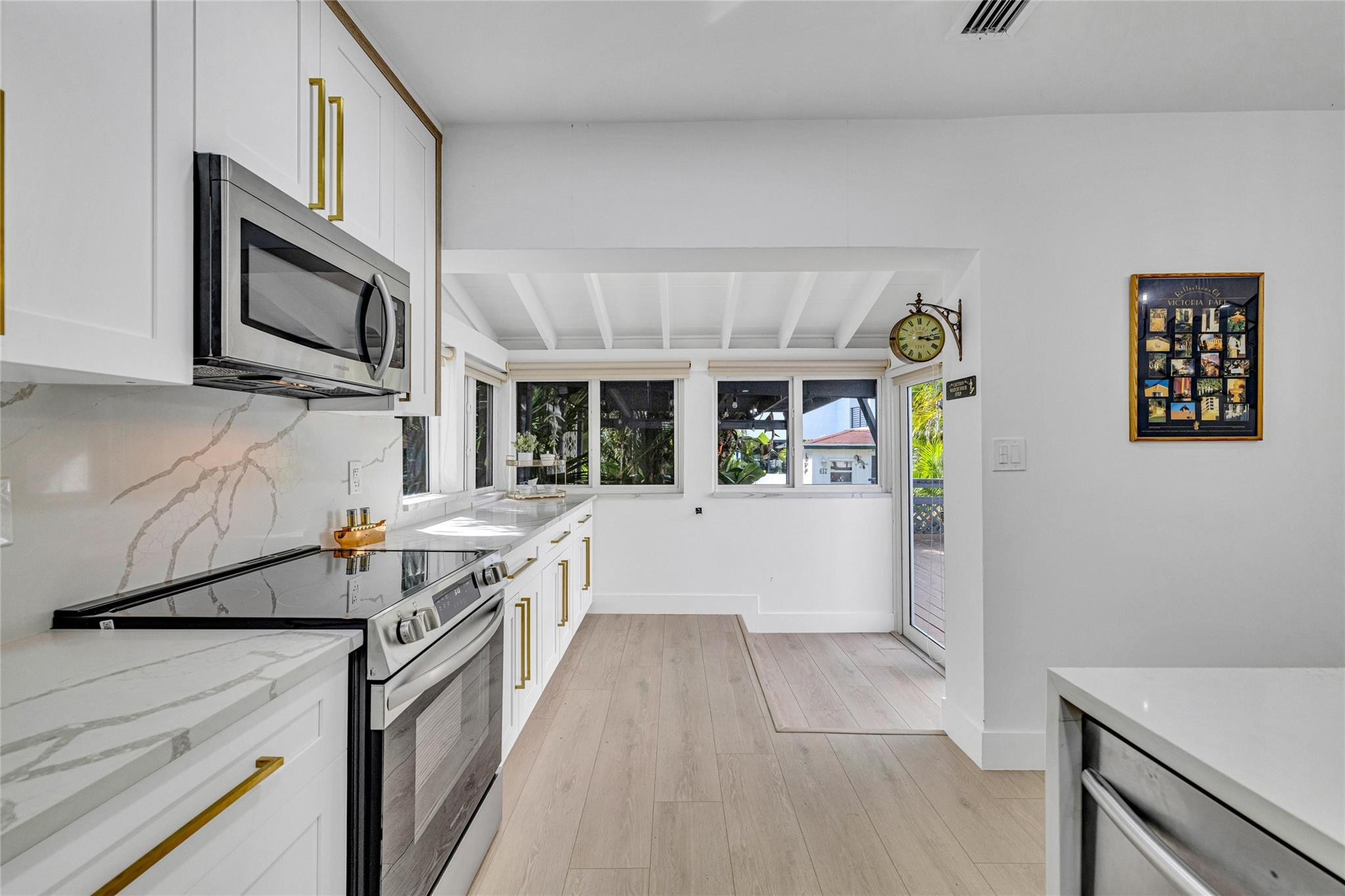 617 N Victoria Park Rd