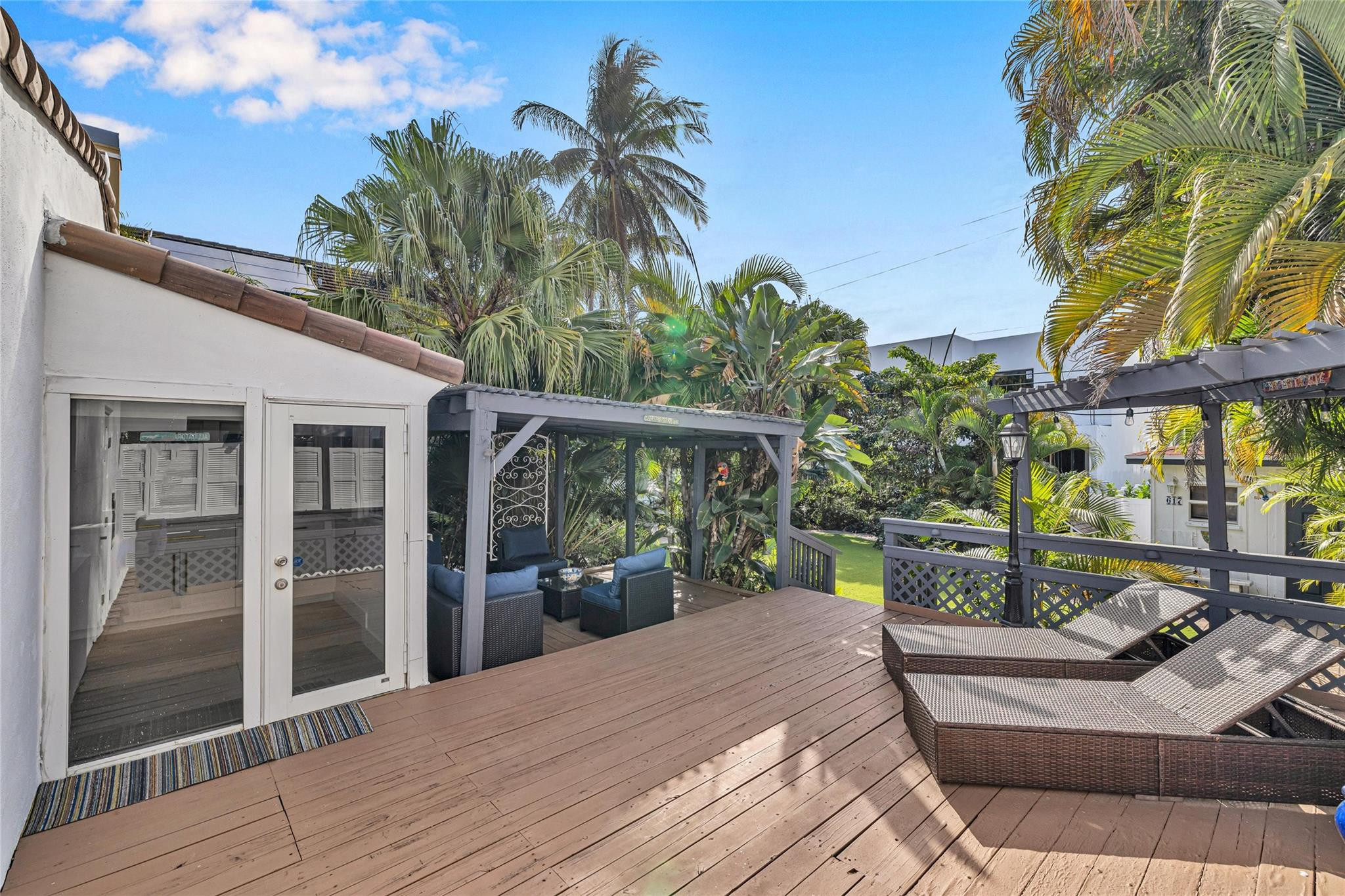 617 N Victoria Park Rd