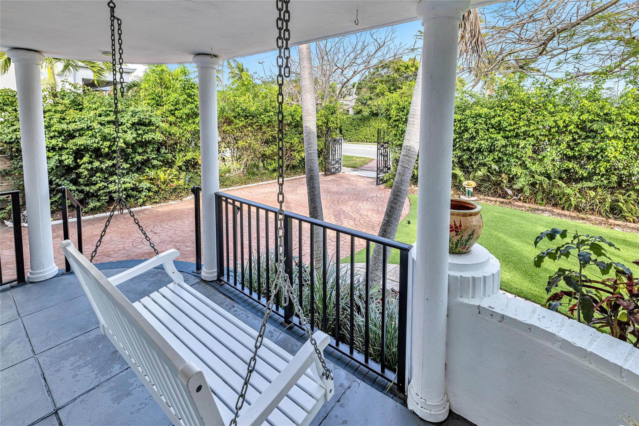 617 N Victoria Park Rd