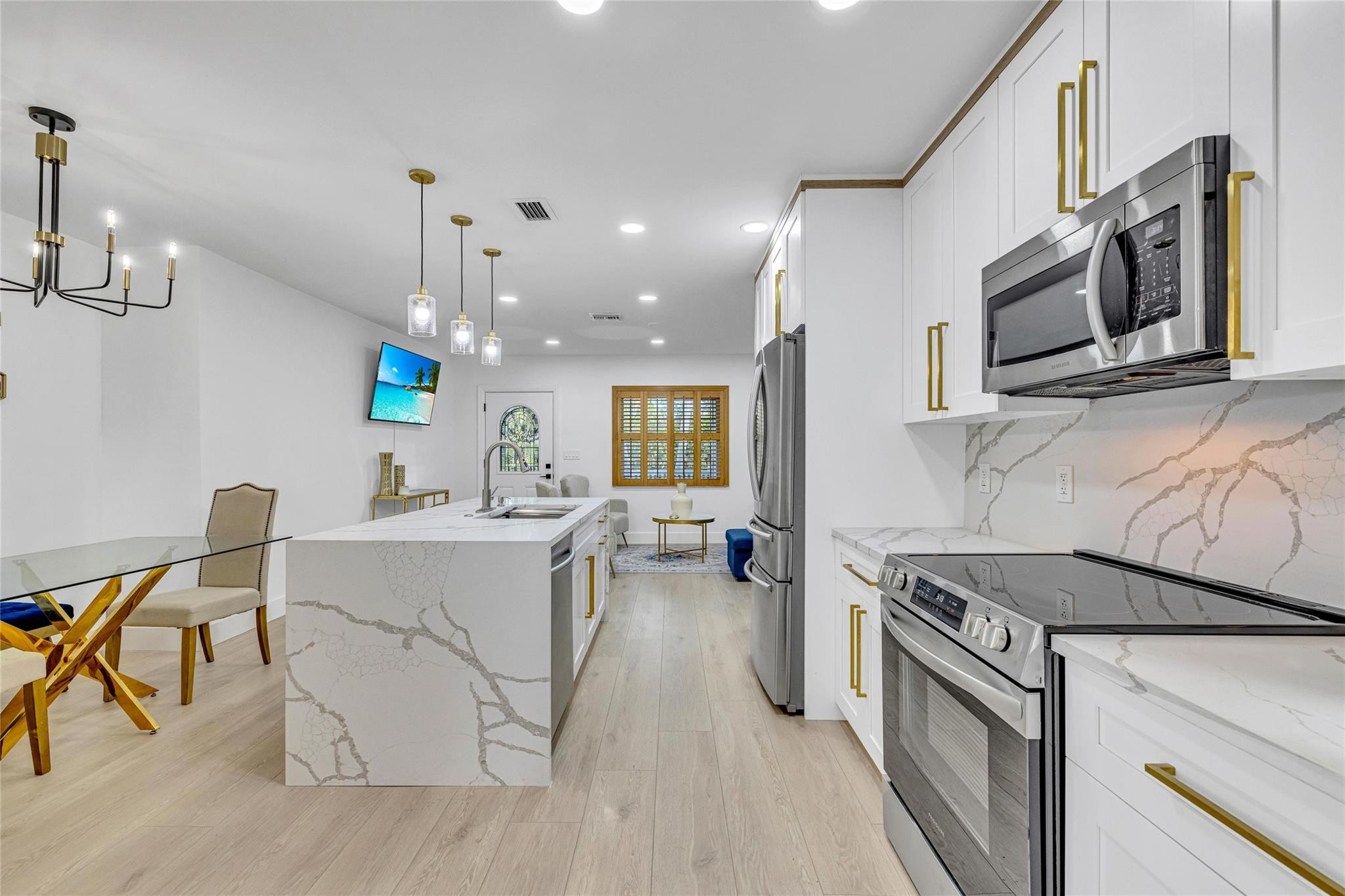 617 N Victoria Park Rd