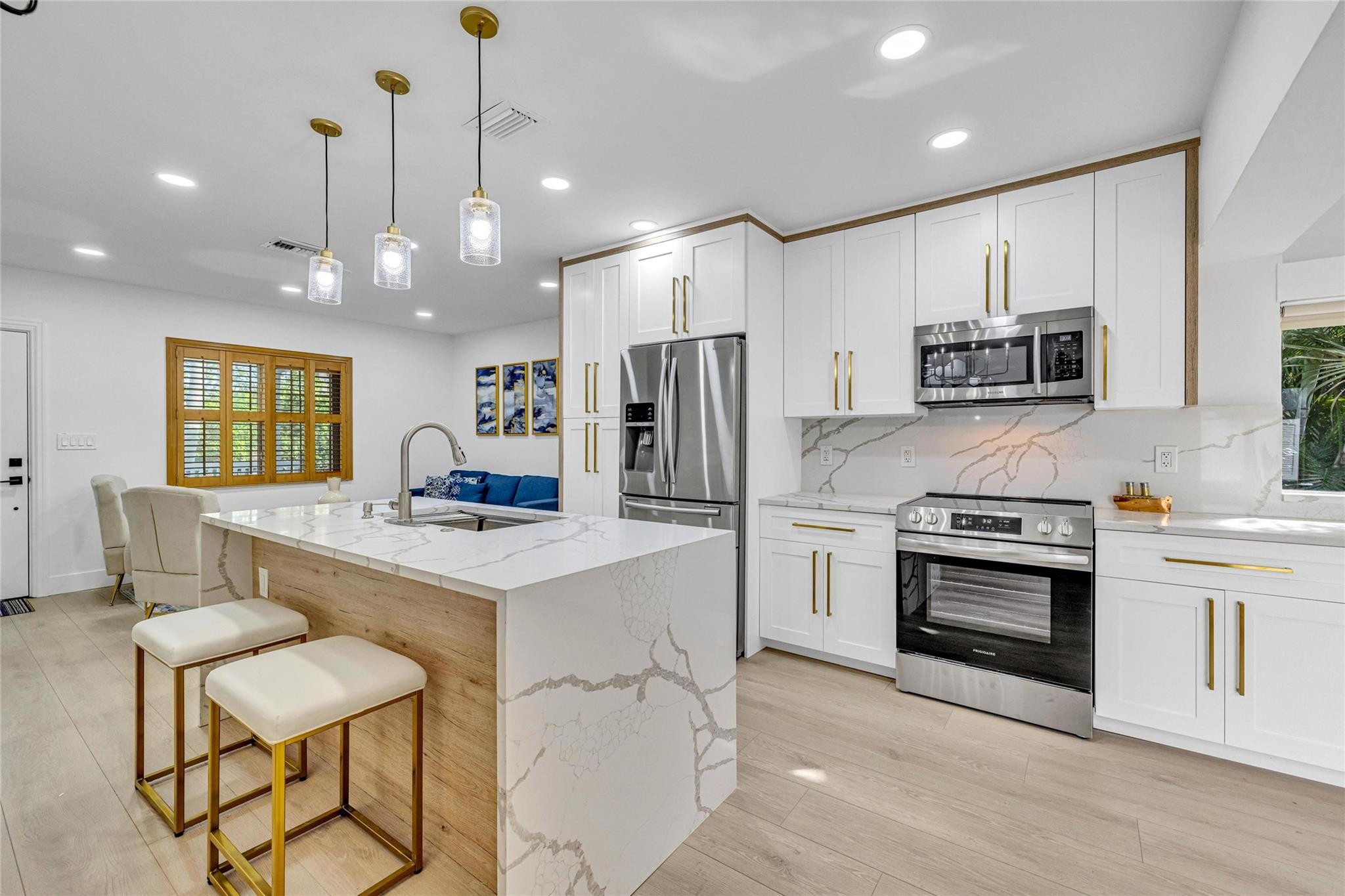 617 N Victoria Park Rd