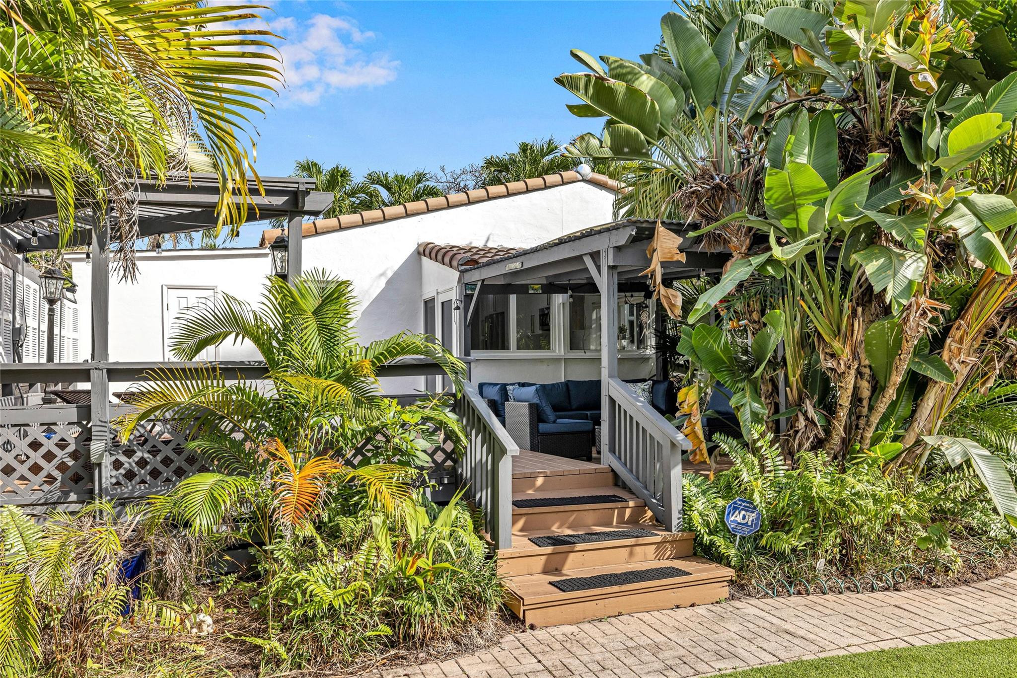 617 N Victoria Park Rd