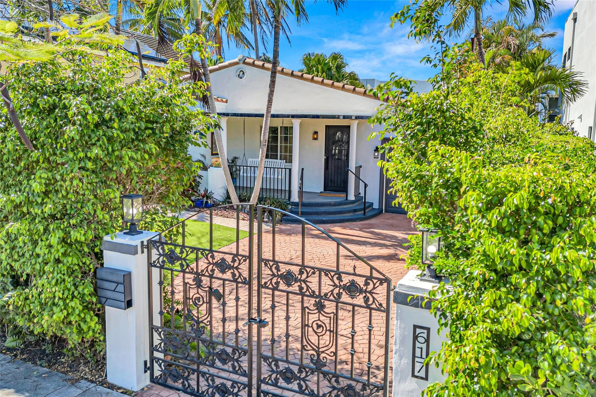 617 N Victoria Park Rd