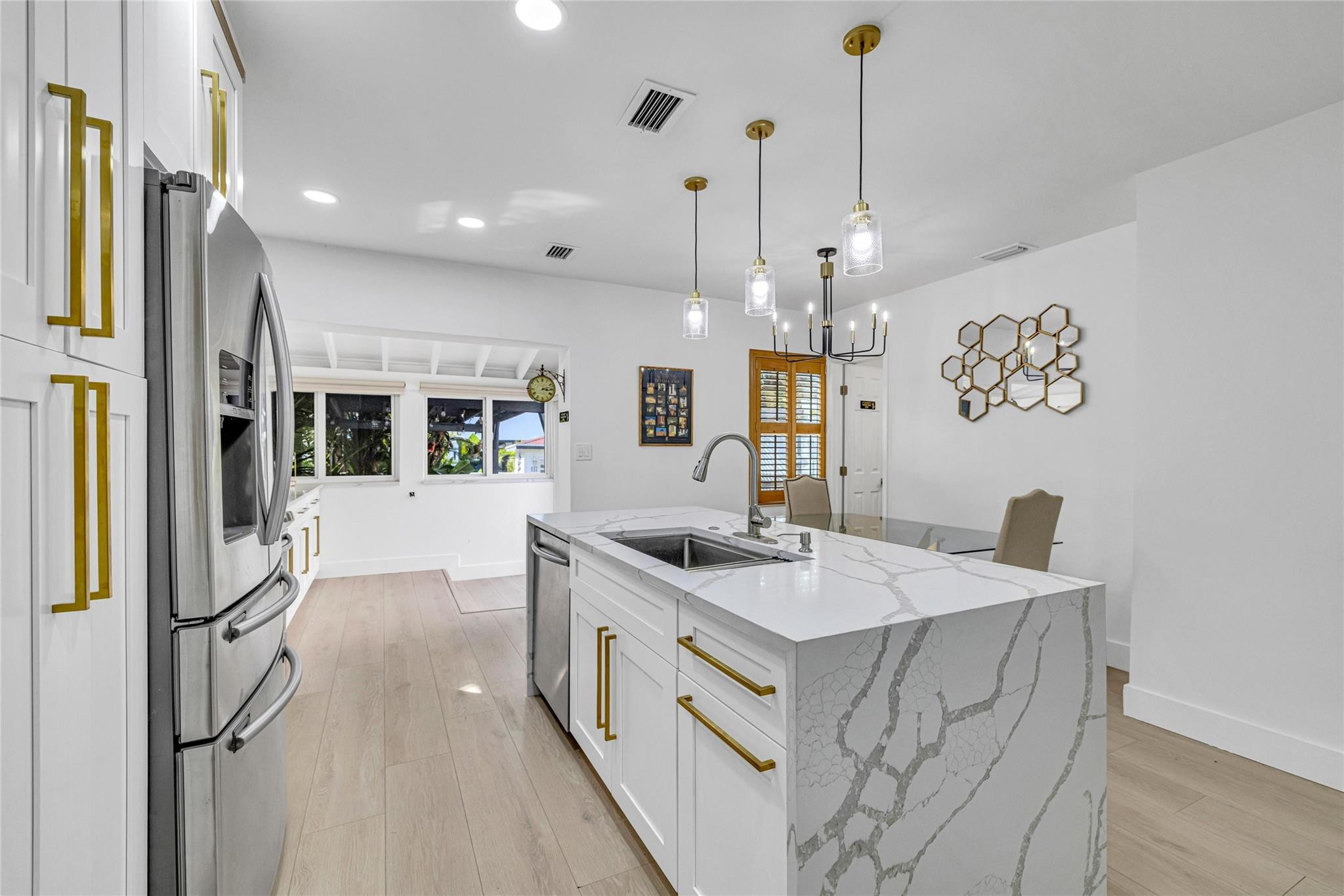 617 N Victoria Park Rd