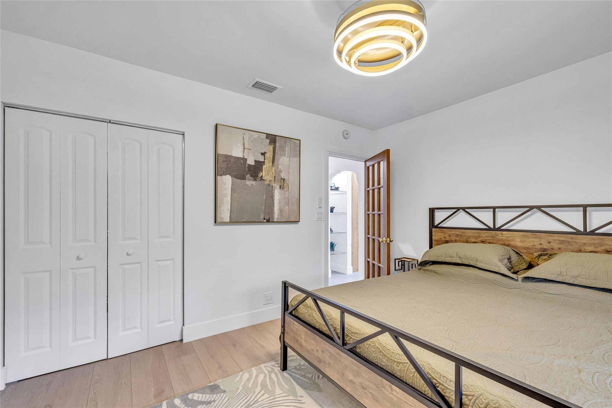 617 N Victoria Park Rd