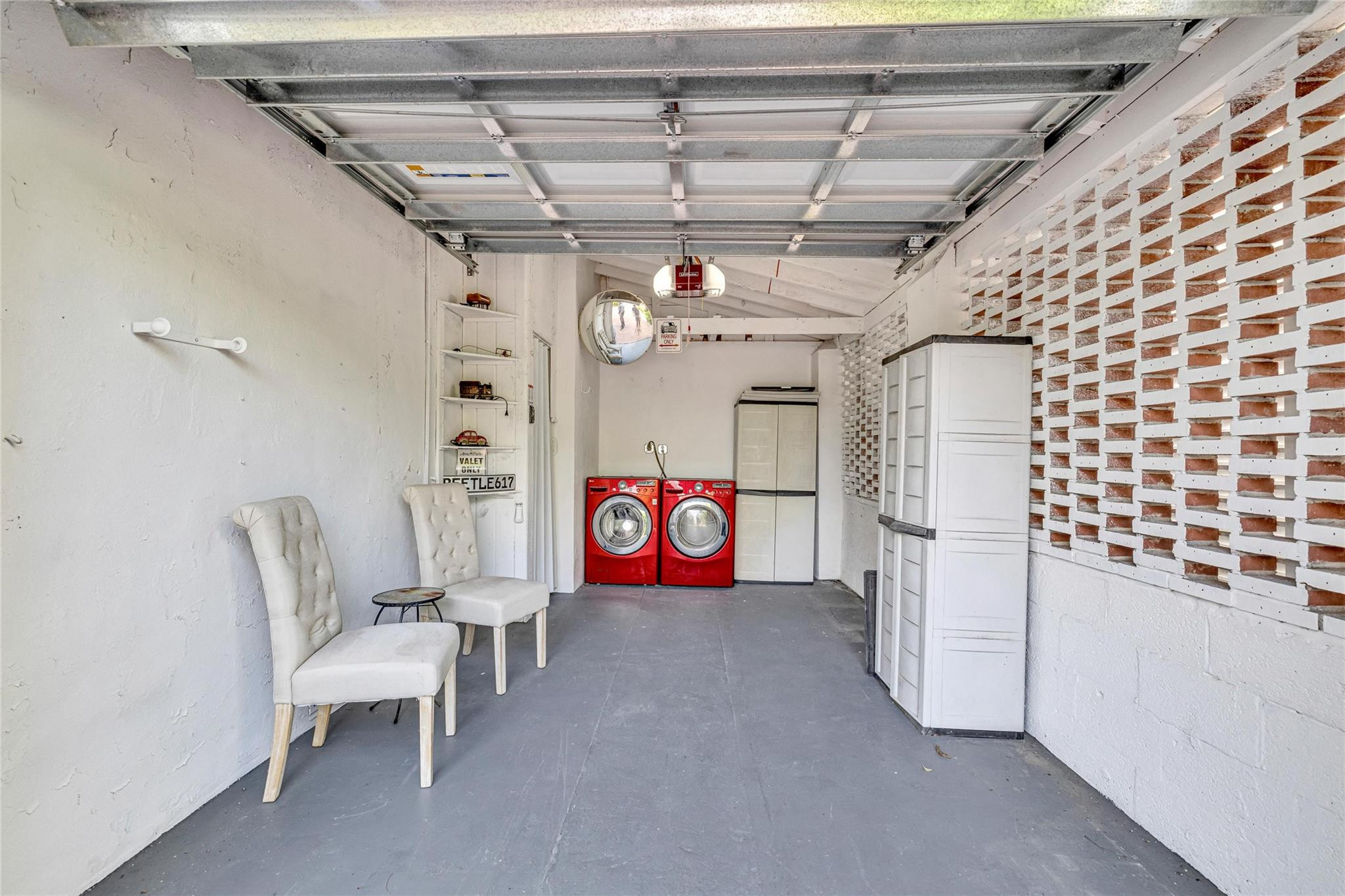 617 N Victoria Park Rd