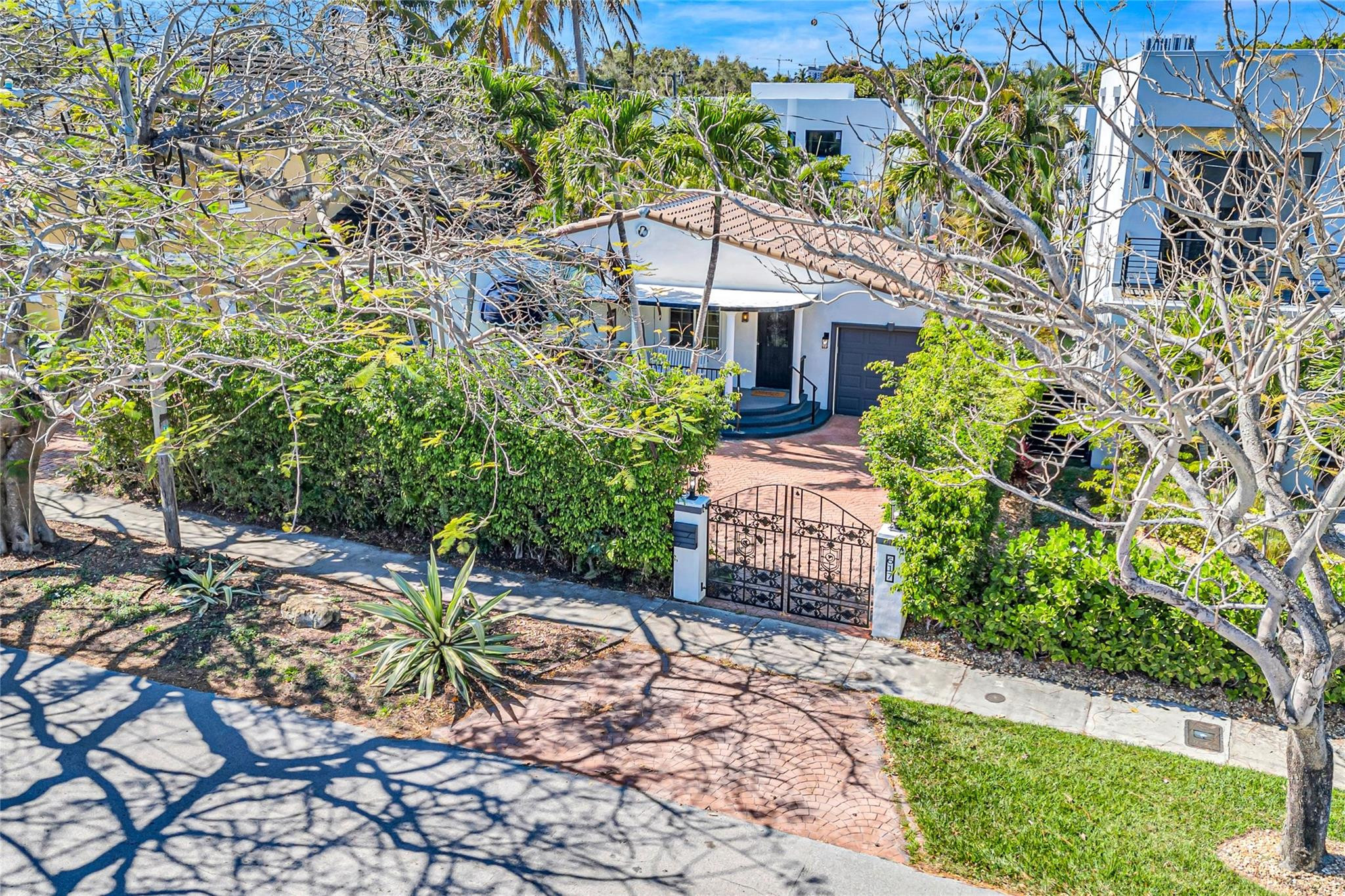 617 N Victoria Park Rd