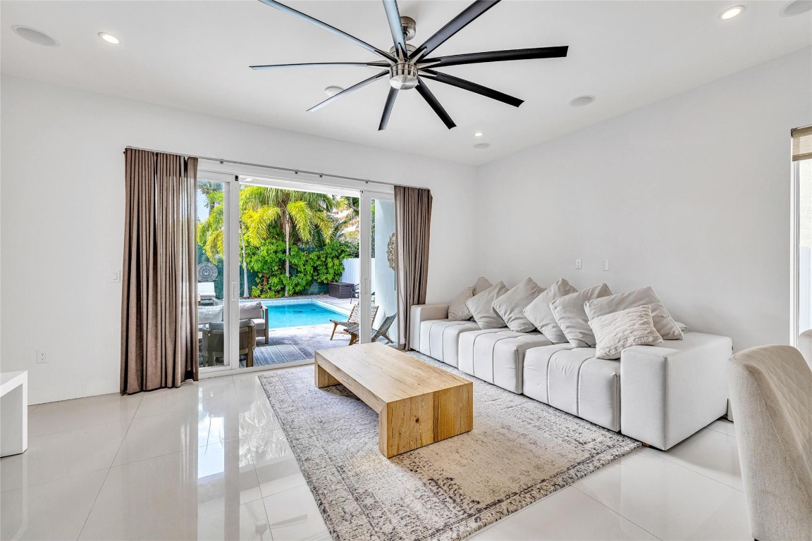 2240 SW 16th Ave 2240