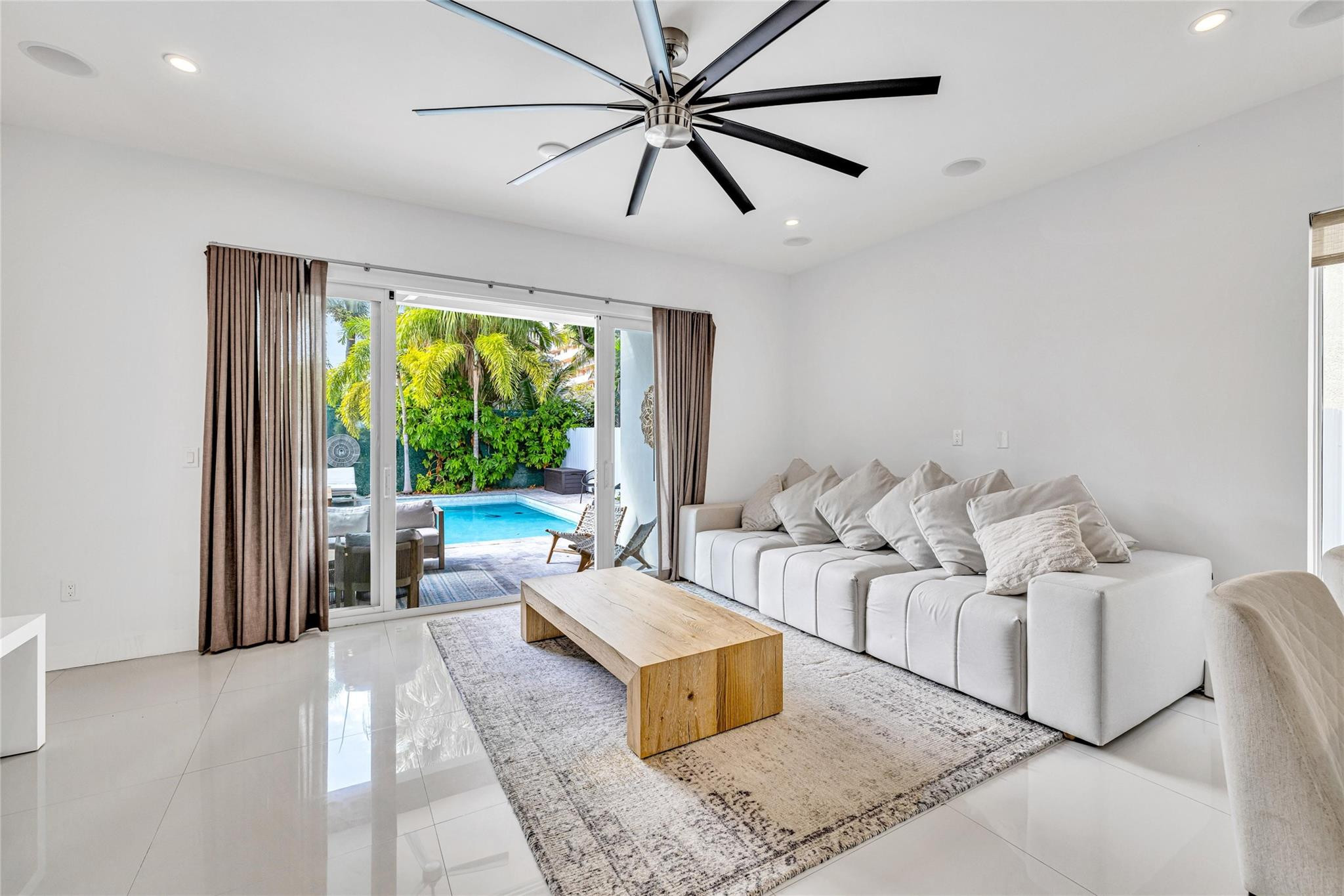 2240 SW 16th Ave 2240