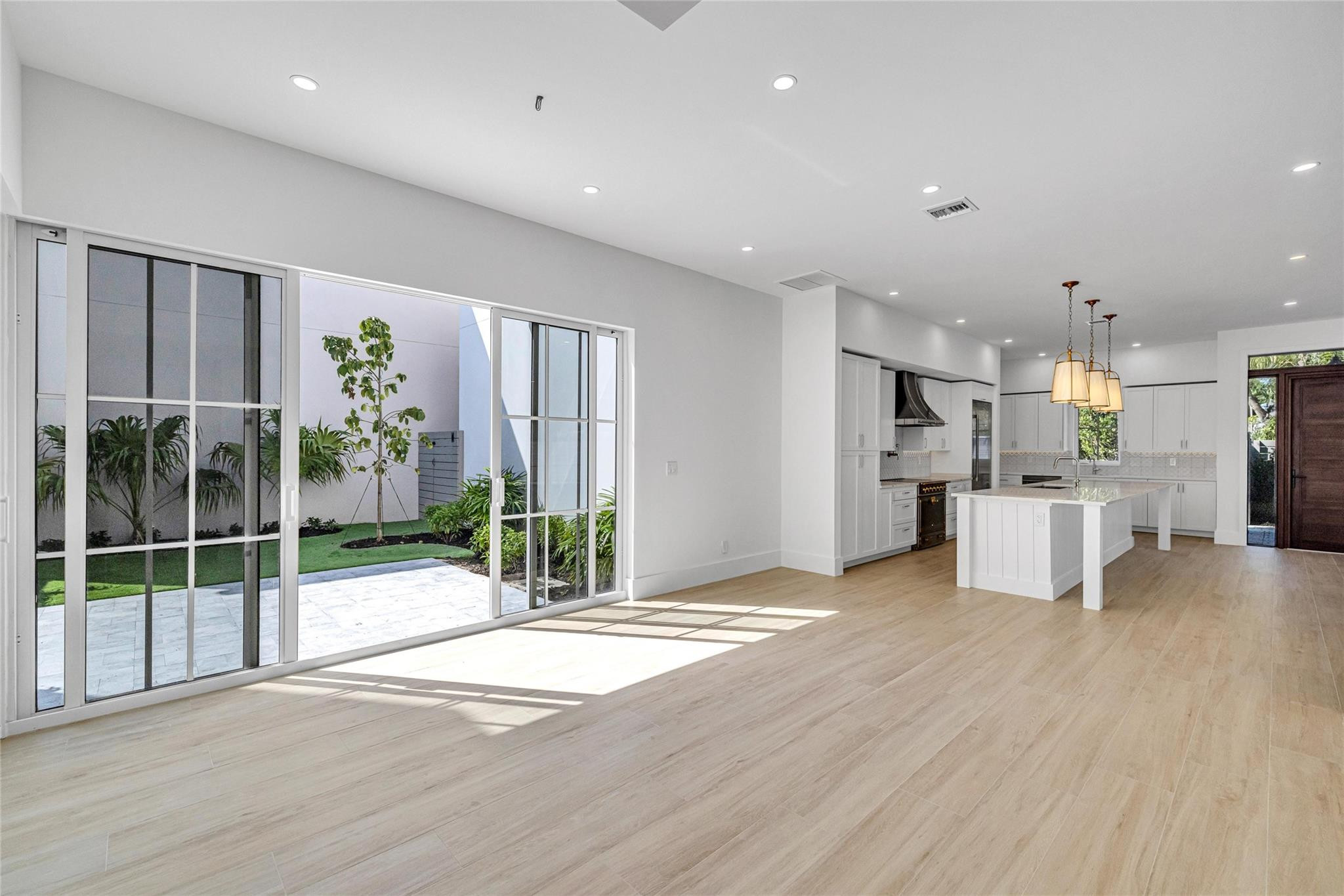 620 NE 15th Ave