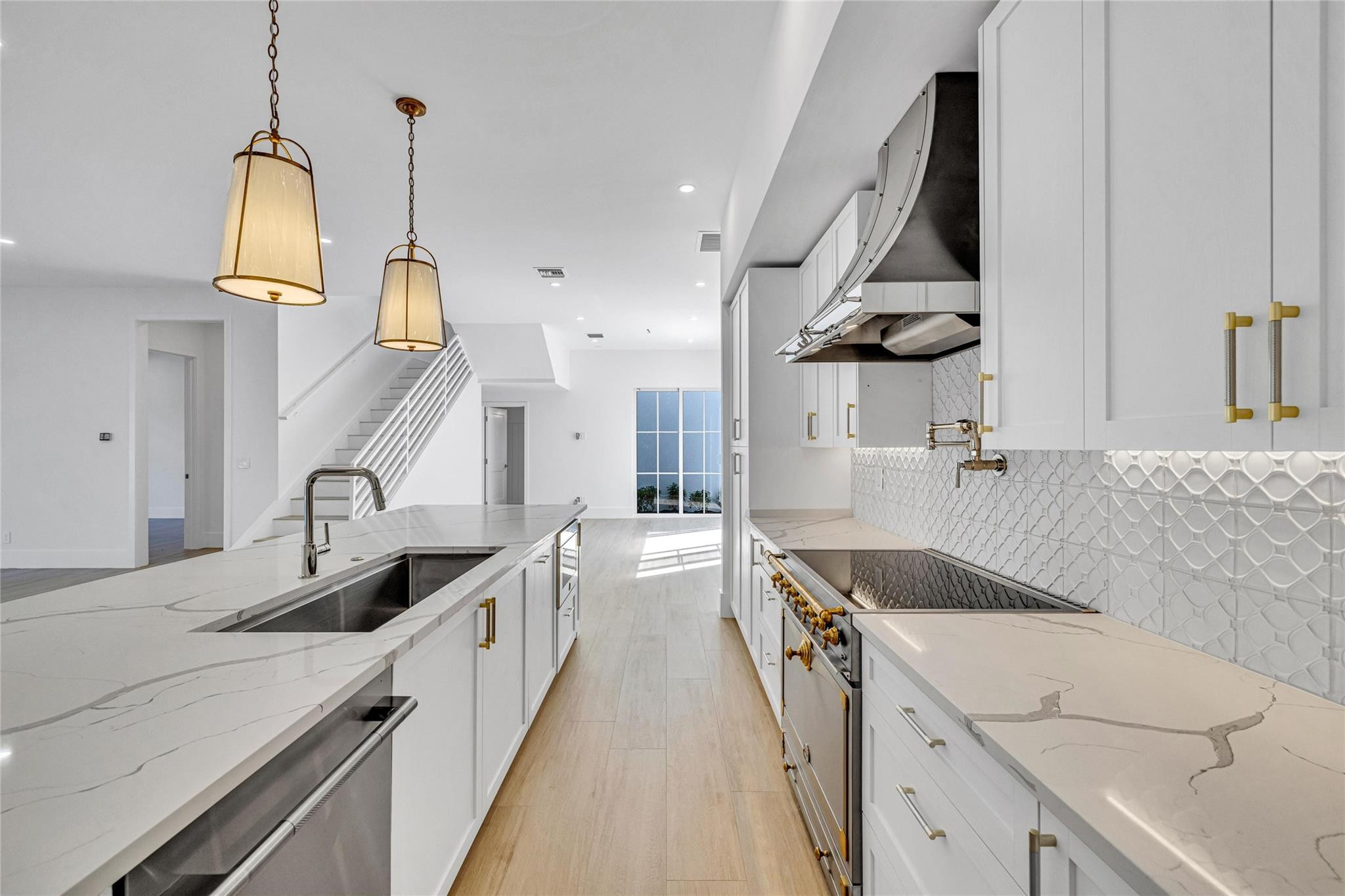 620 NE 15th Ave