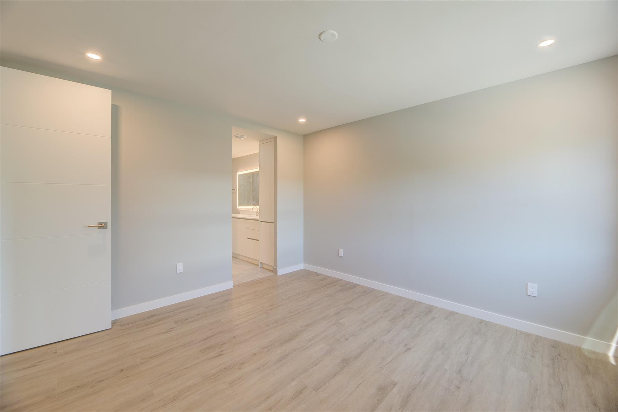 615 NE 12th Ave 307