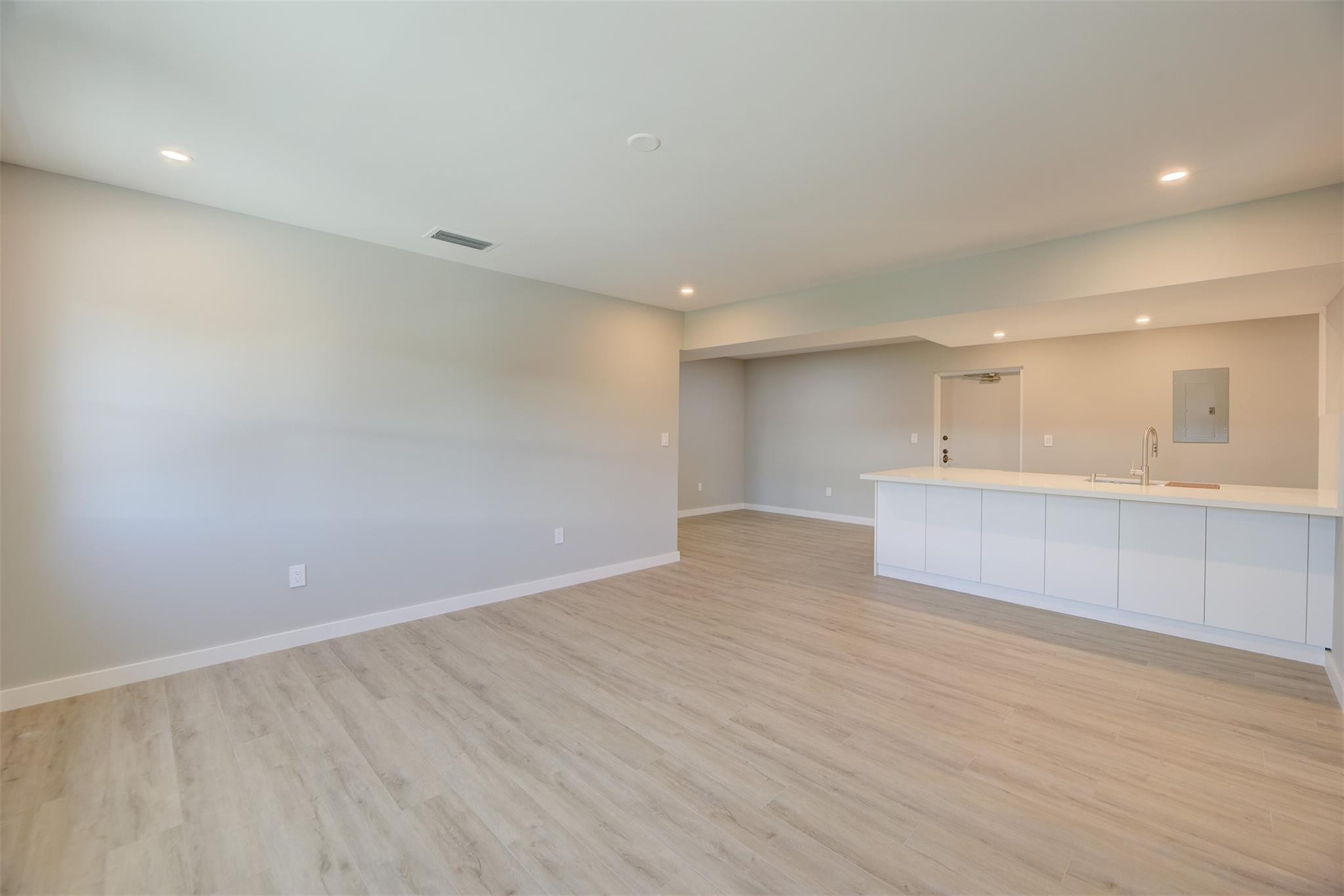 615 NE 12th Ave 307