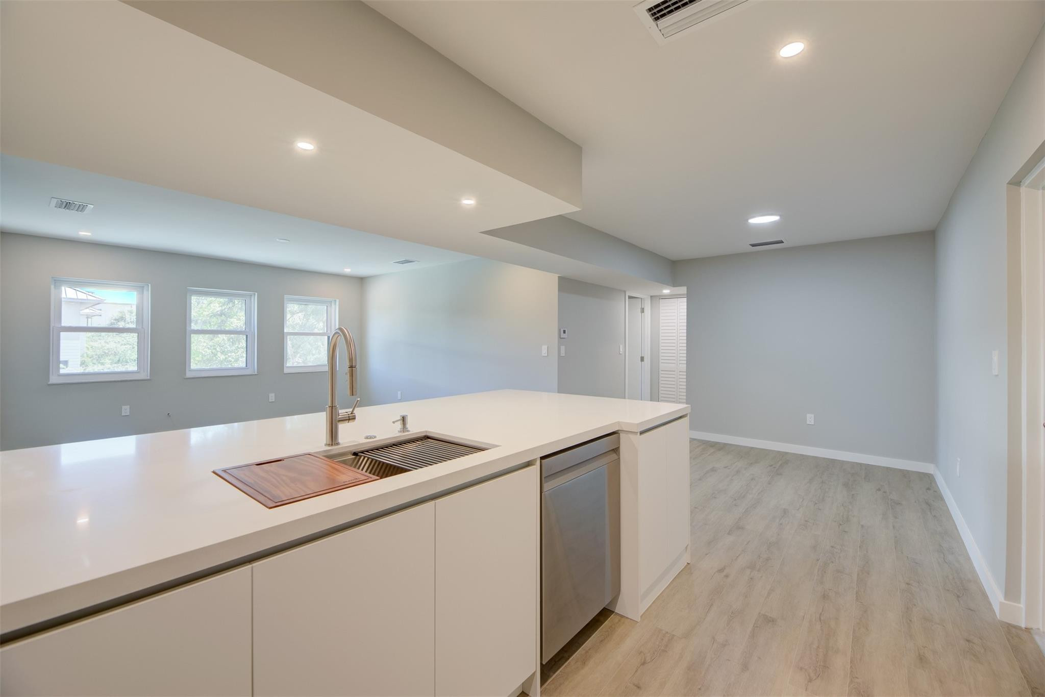 615 NE 12th Ave 307