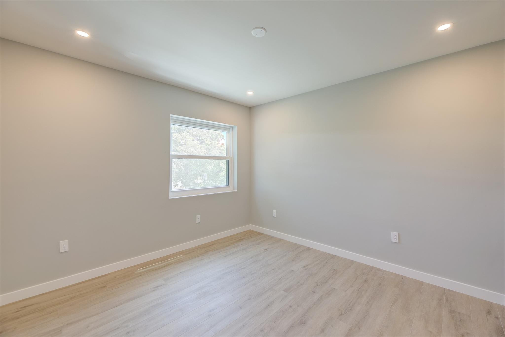 615 NE 12th Ave 307