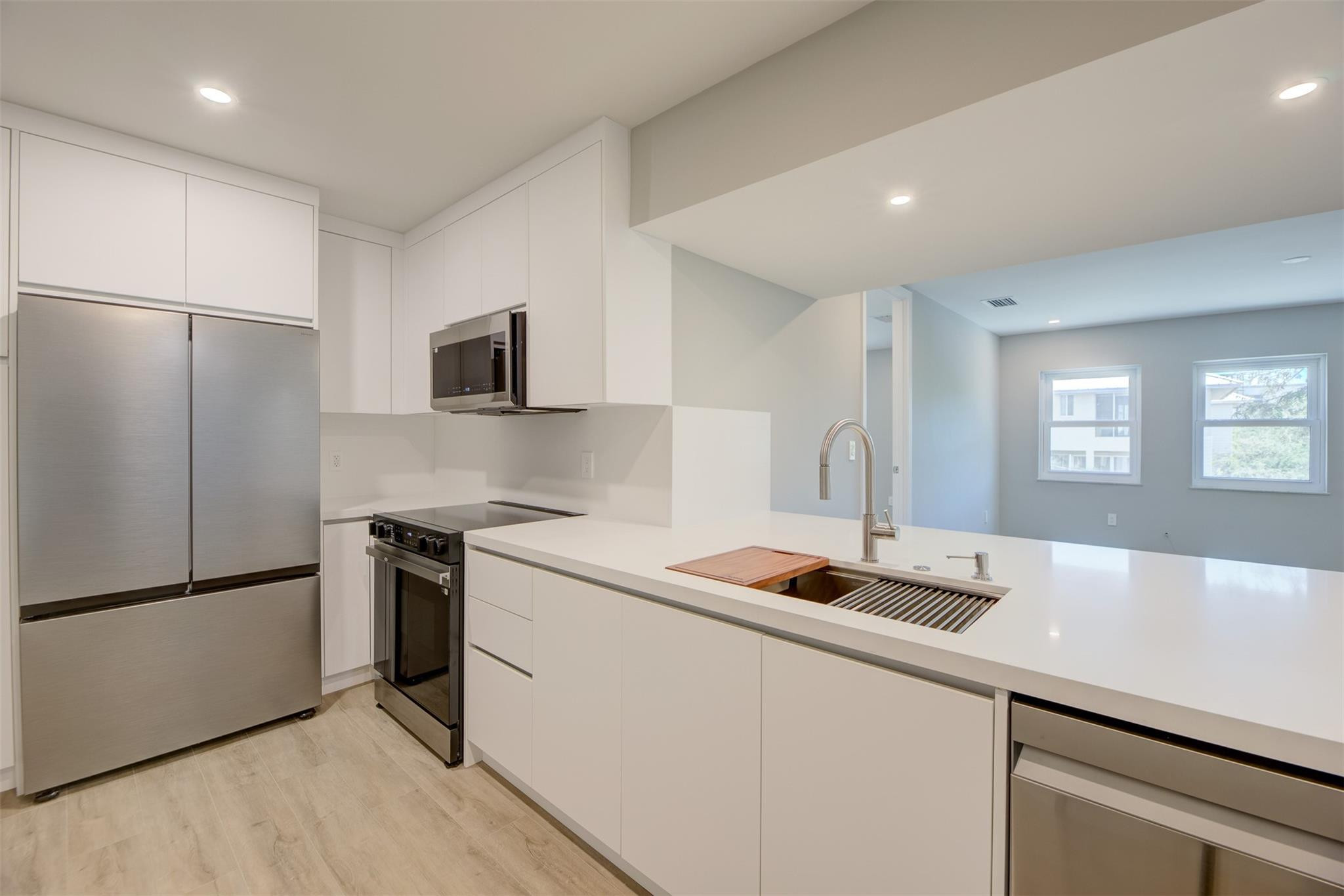 615 NE 12th Ave 307