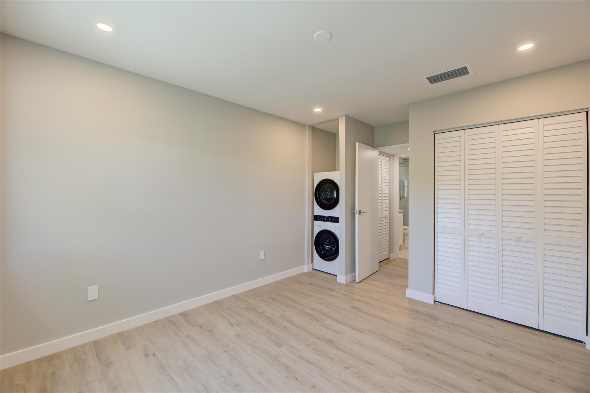 615 NE 12th Ave 307