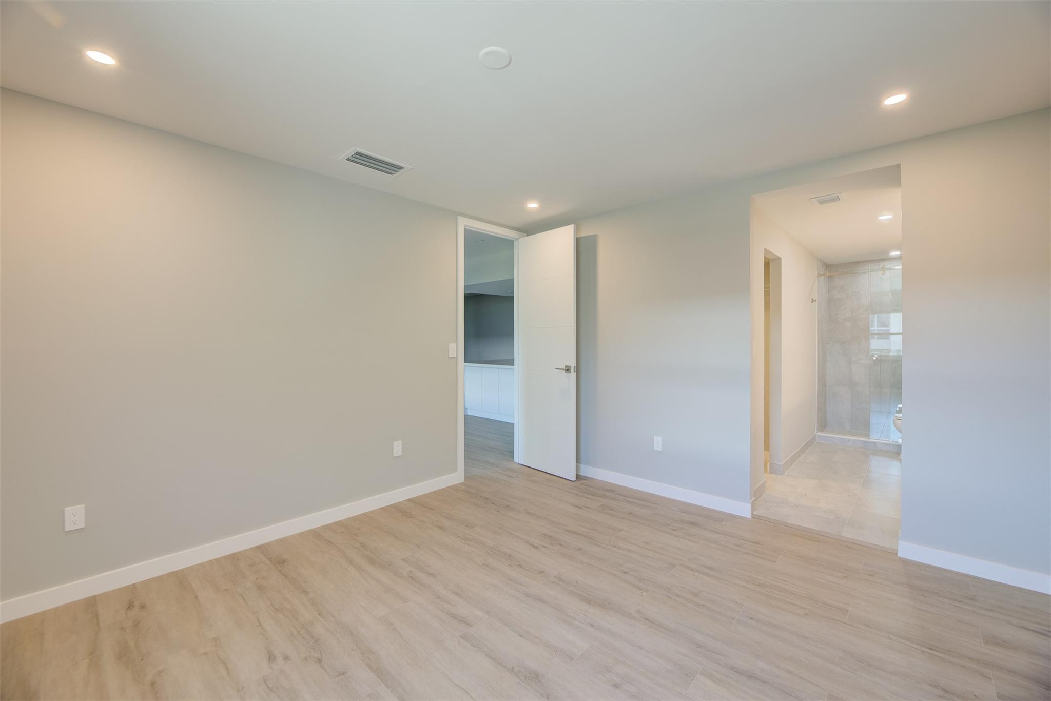 615 NE 12th Ave 307