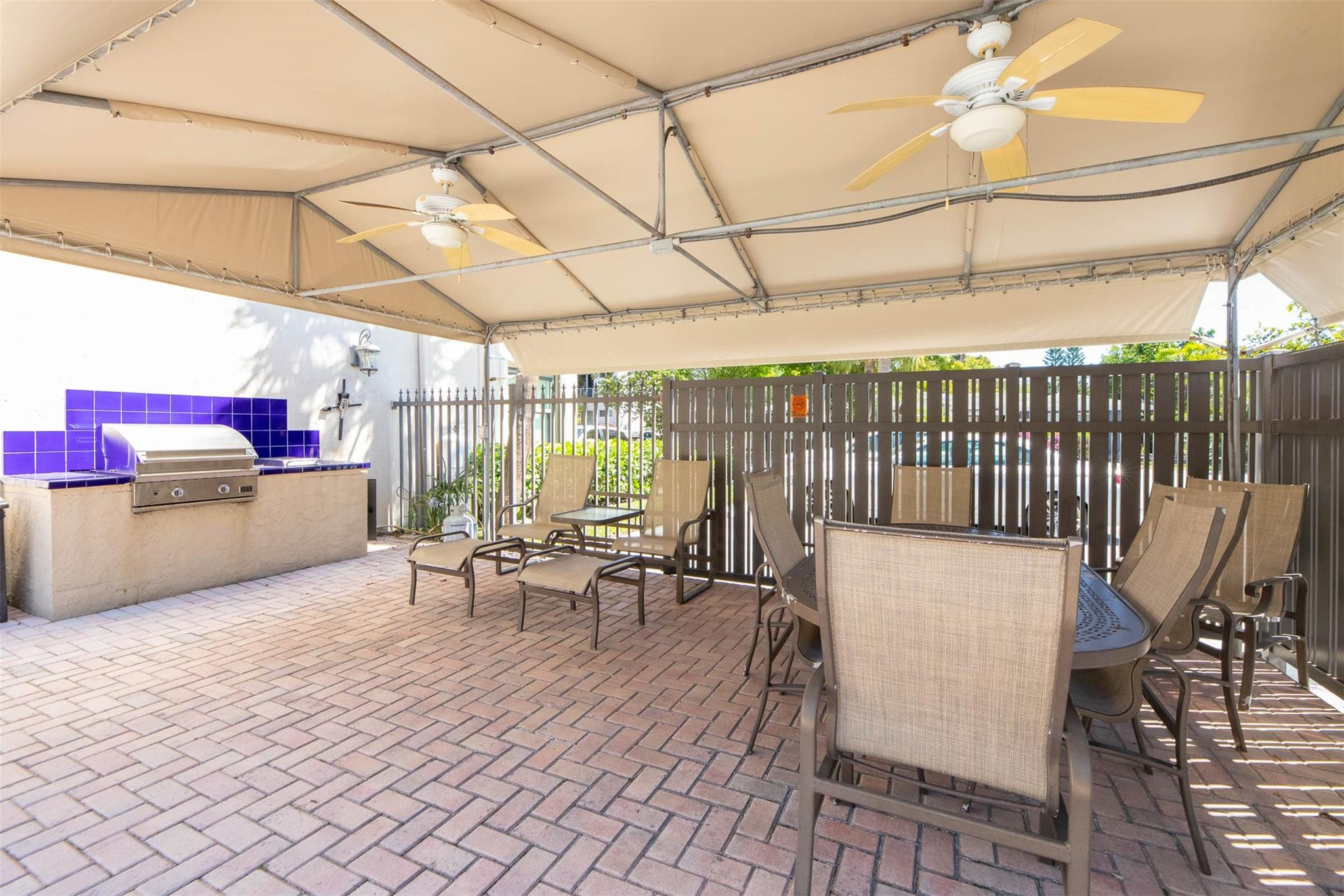 615 NE 12th Ave 307