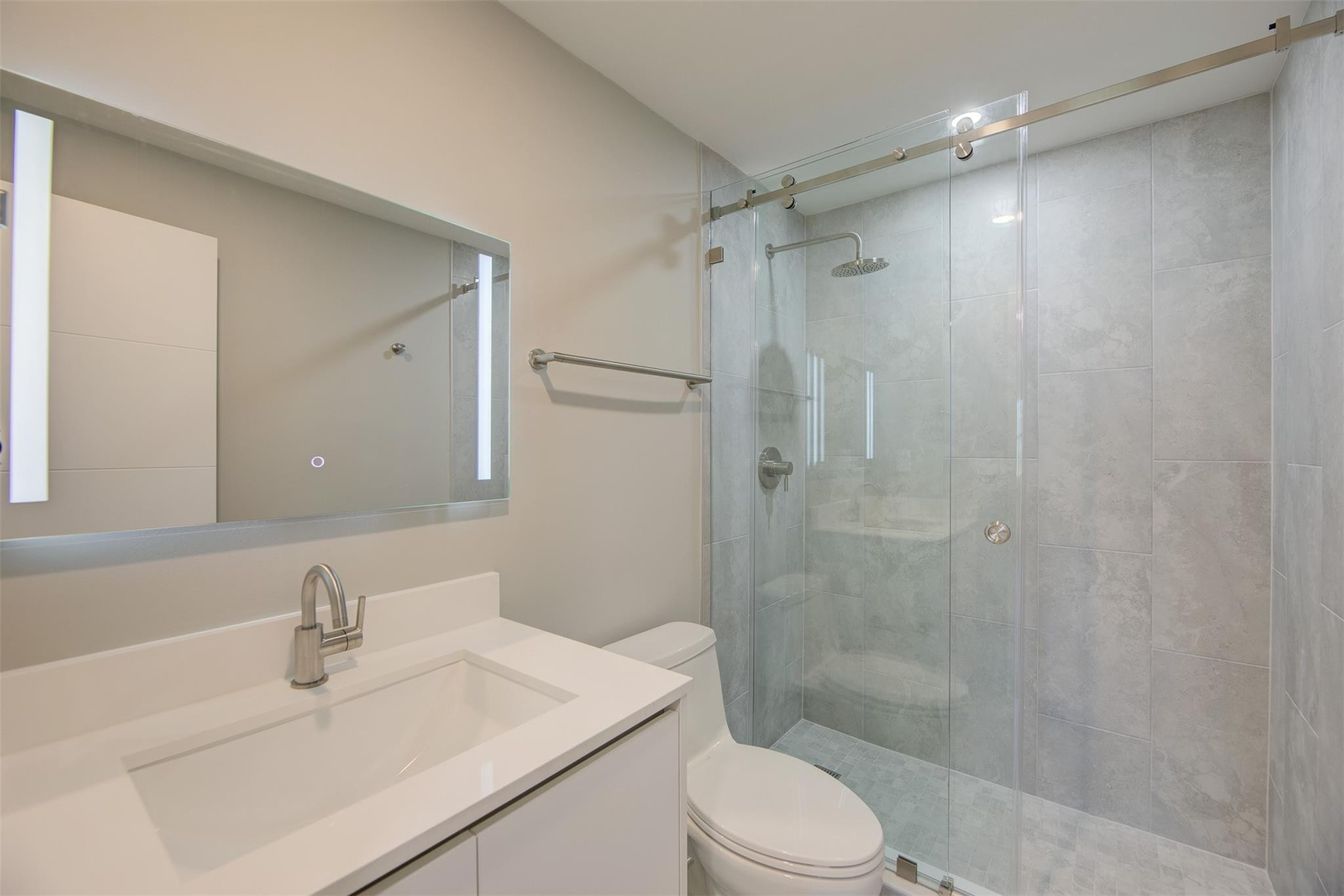 615 NE 12th Ave 307