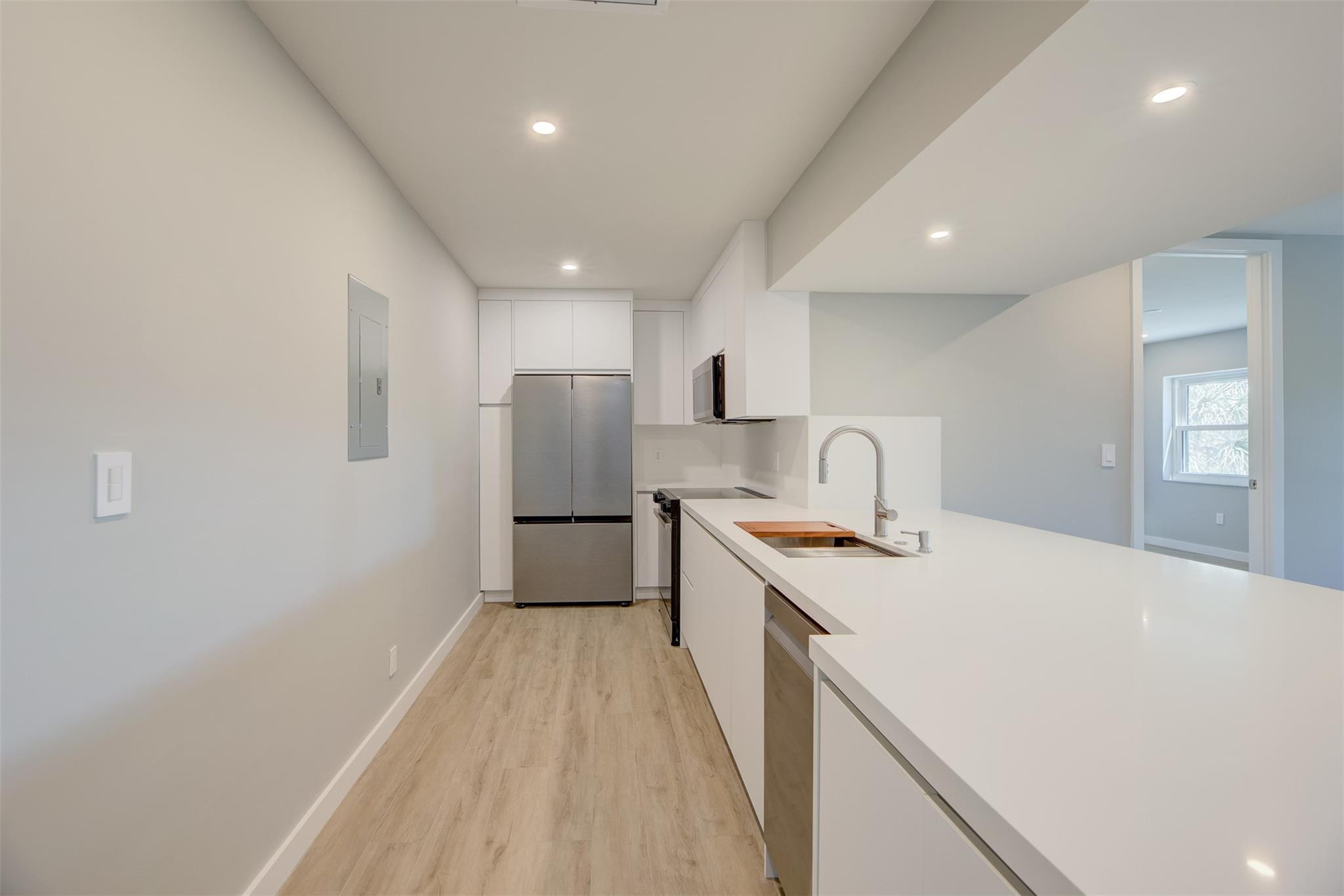 615 NE 12th Ave 307