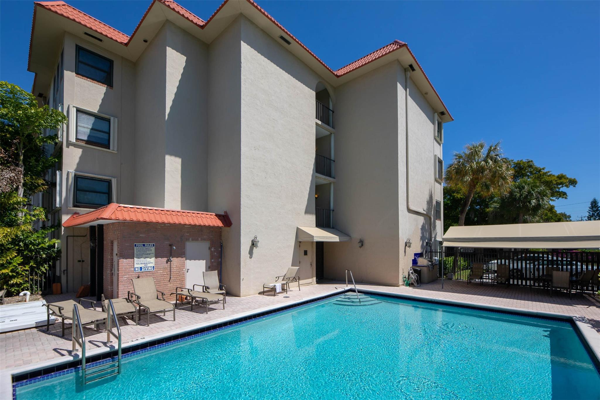 615 NE 12th Ave 307