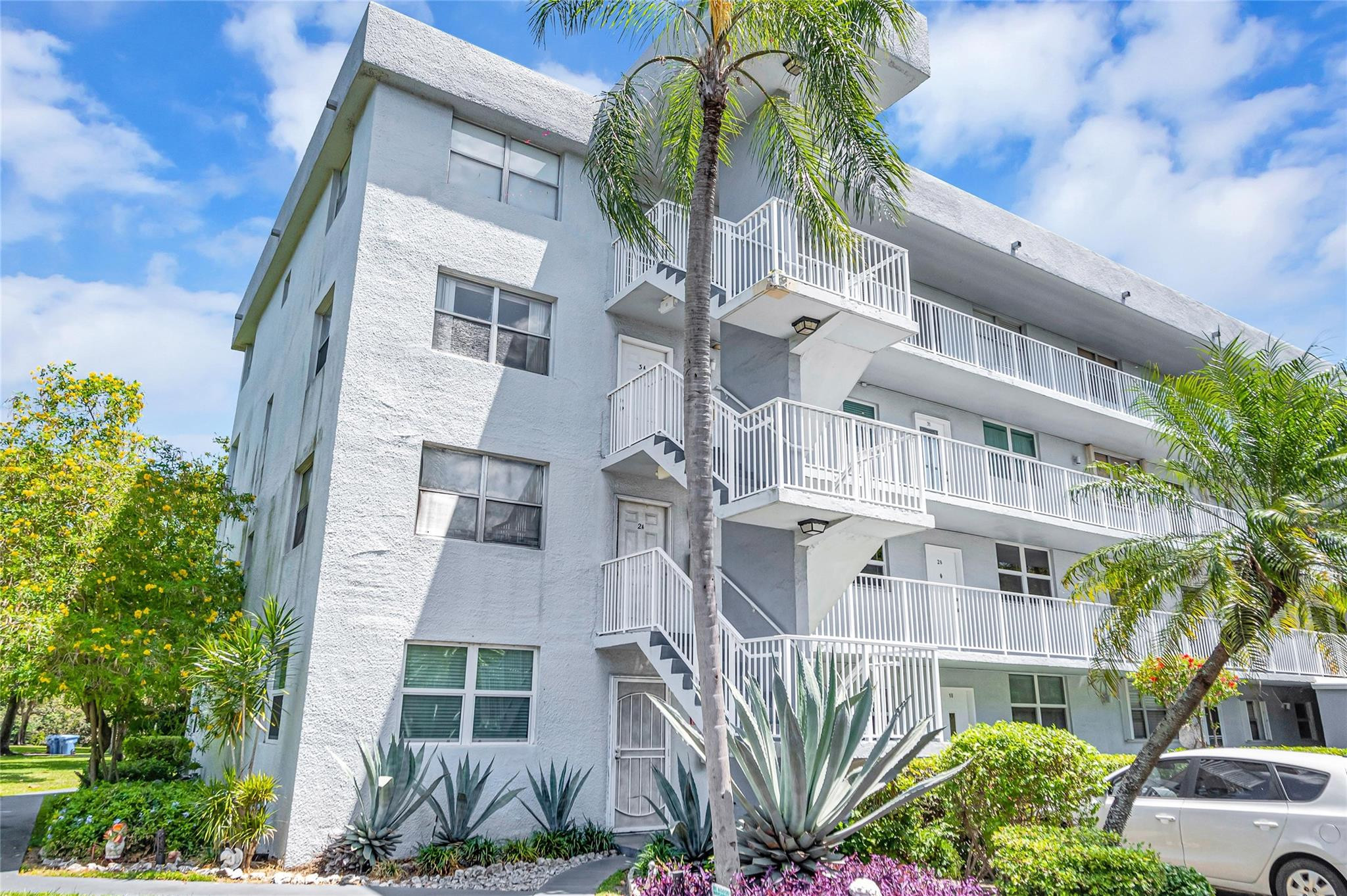 104 Royal Park Dr 2B