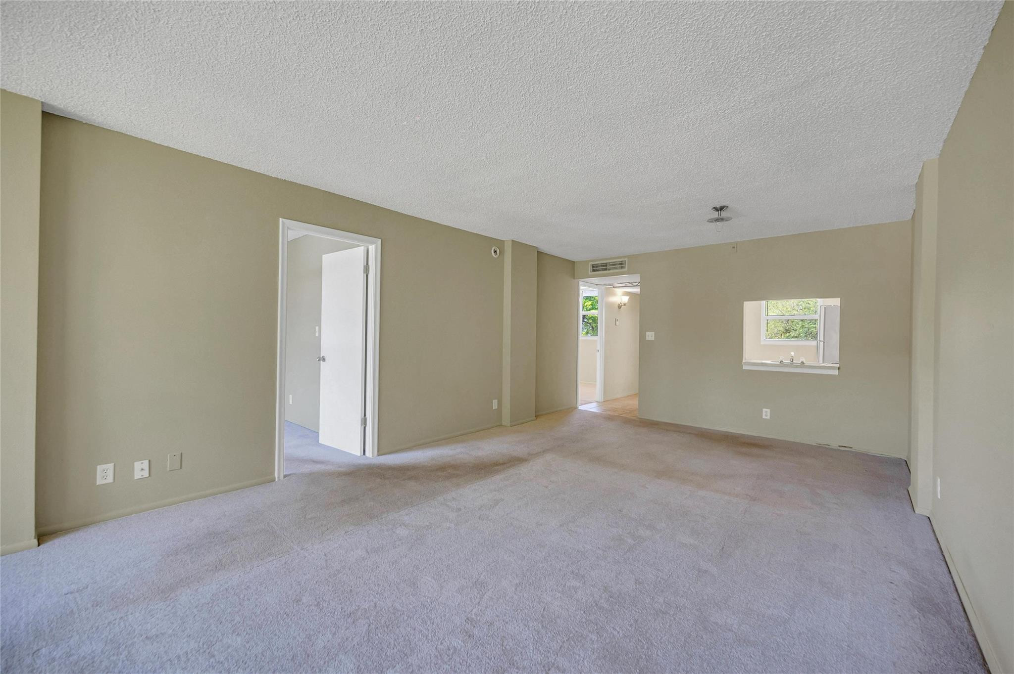 104 Royal Park Dr 2B