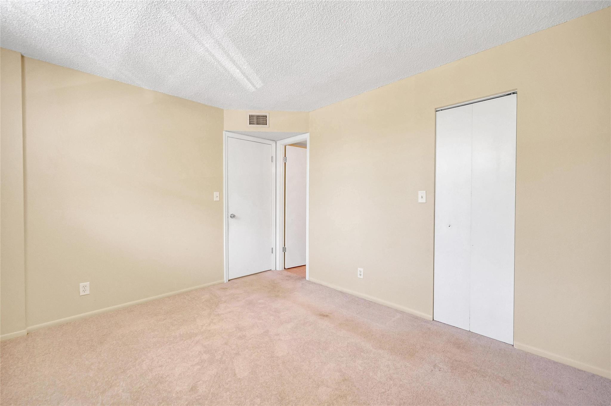 104 Royal Park Dr 2B