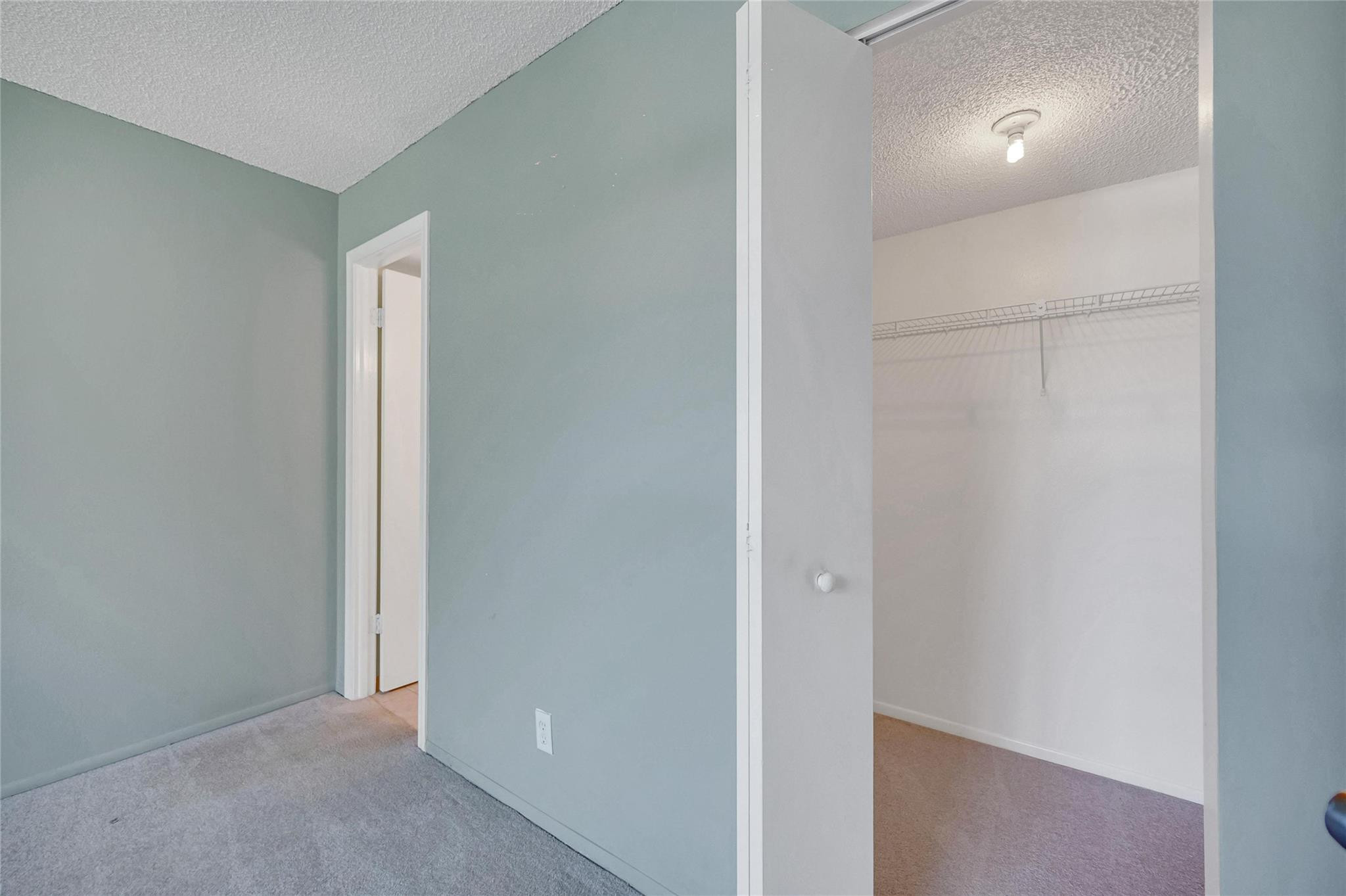 104 Royal Park Dr 2B