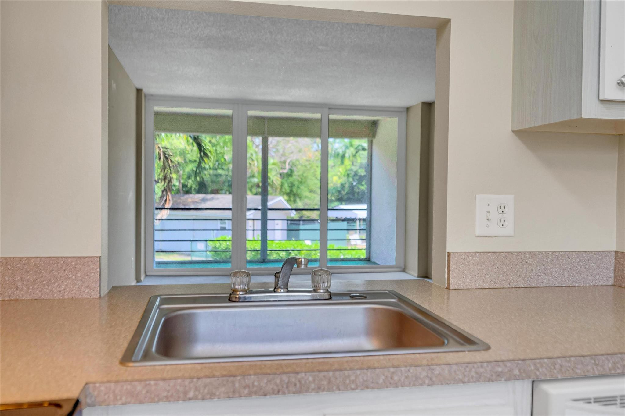 104 Royal Park Dr 2B