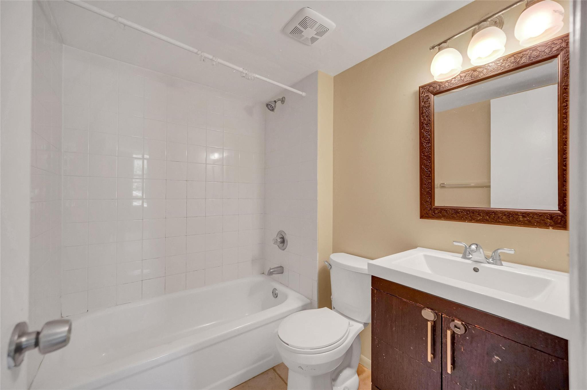 104 Royal Park Dr 2B