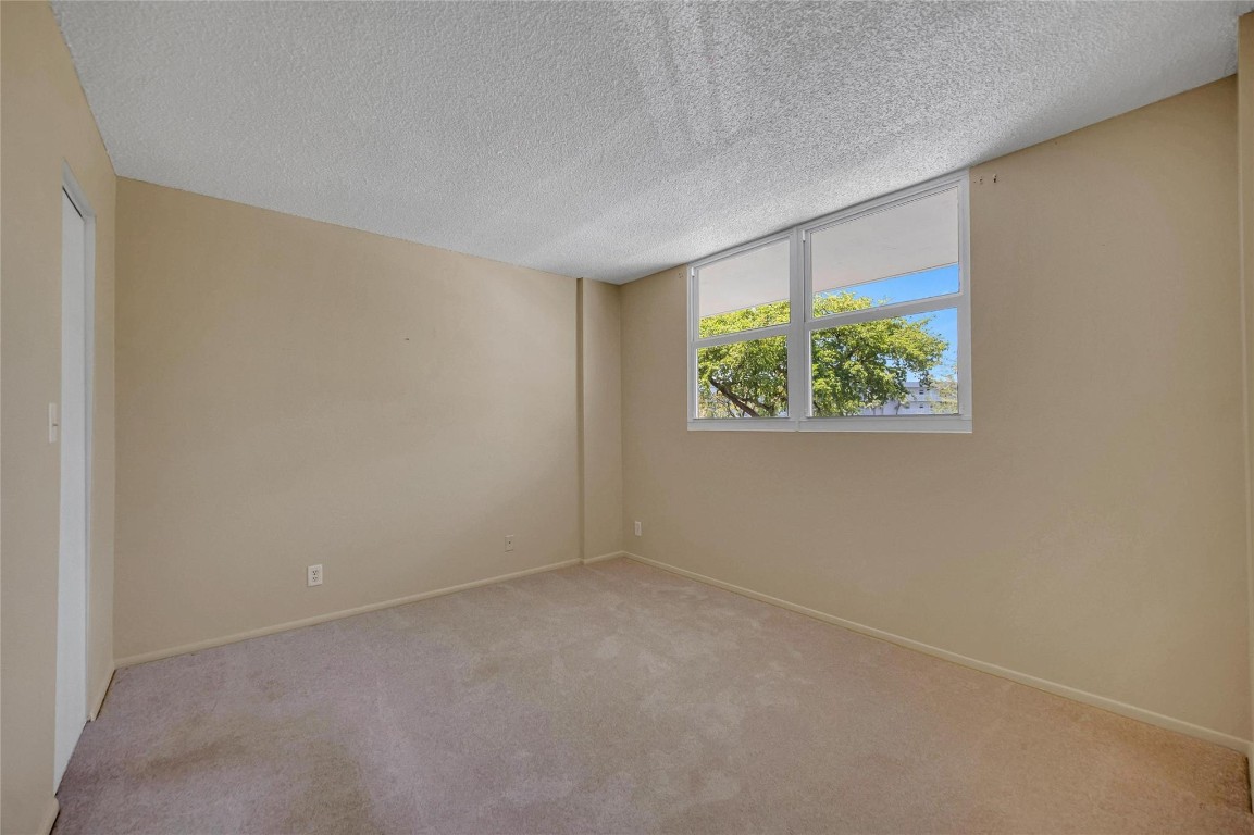 104 Royal Park Dr 2B