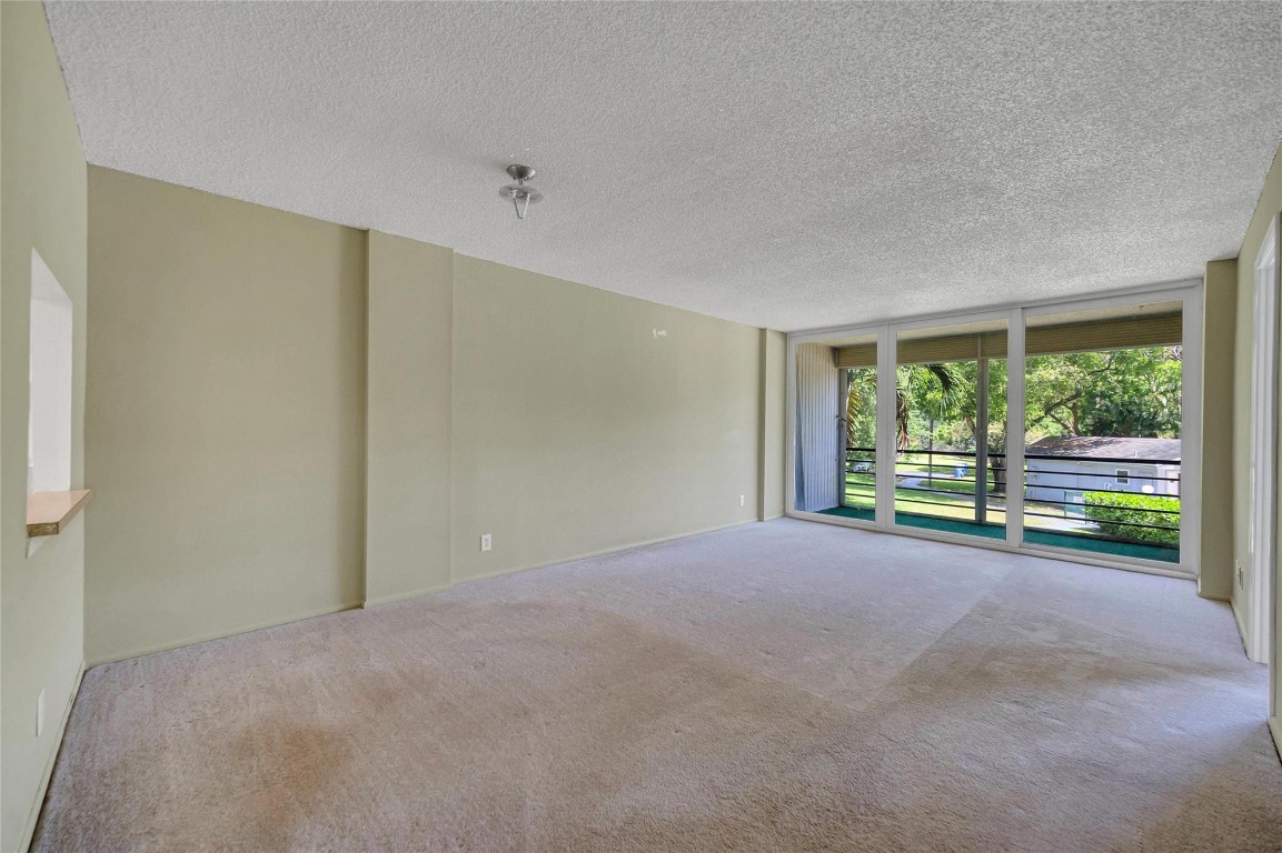 104 Royal Park Dr 2B