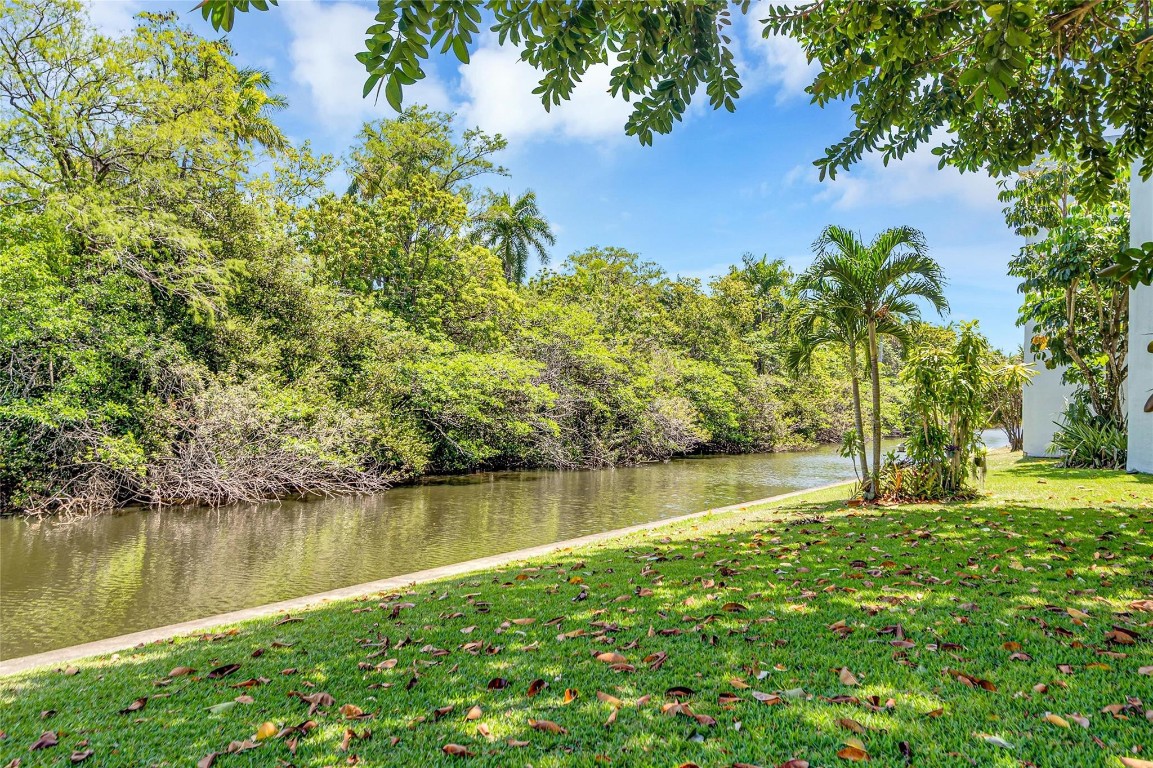 104 Royal Park Dr 2B