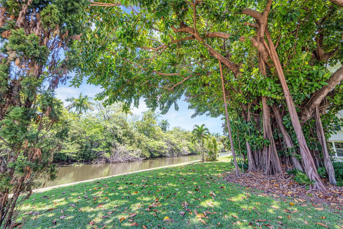 104 Royal Park Dr 2B