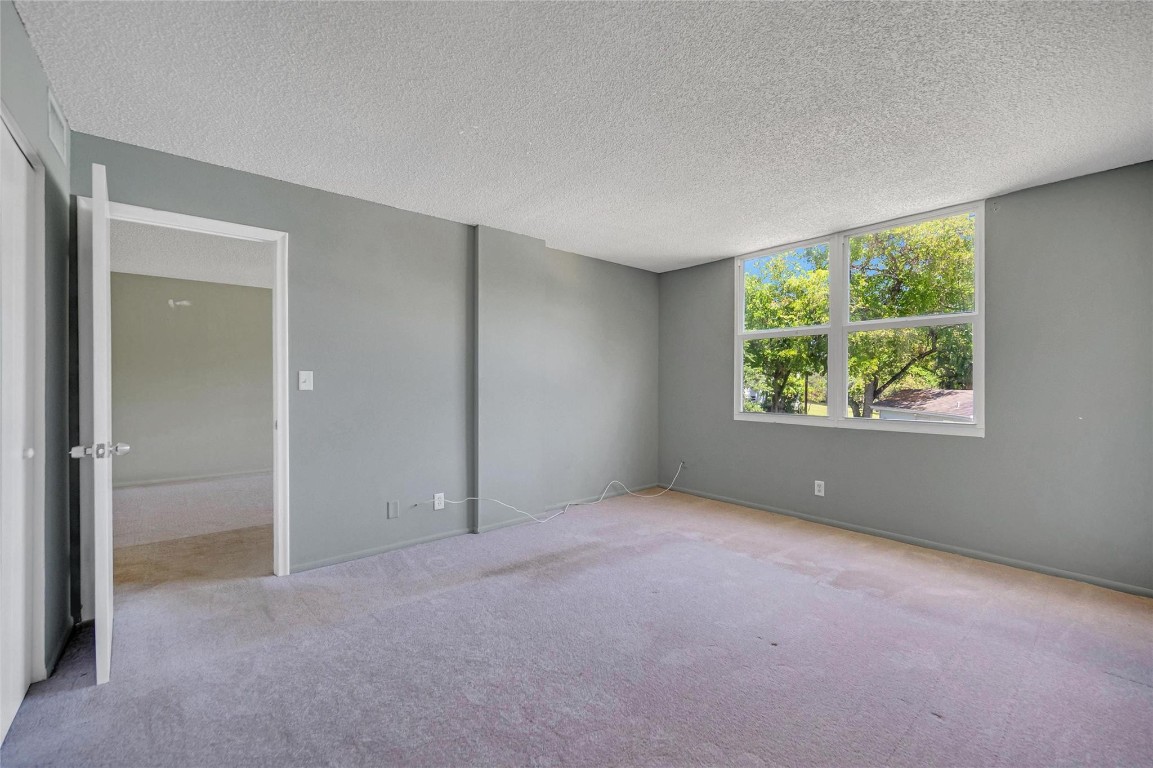 104 Royal Park Dr 2B