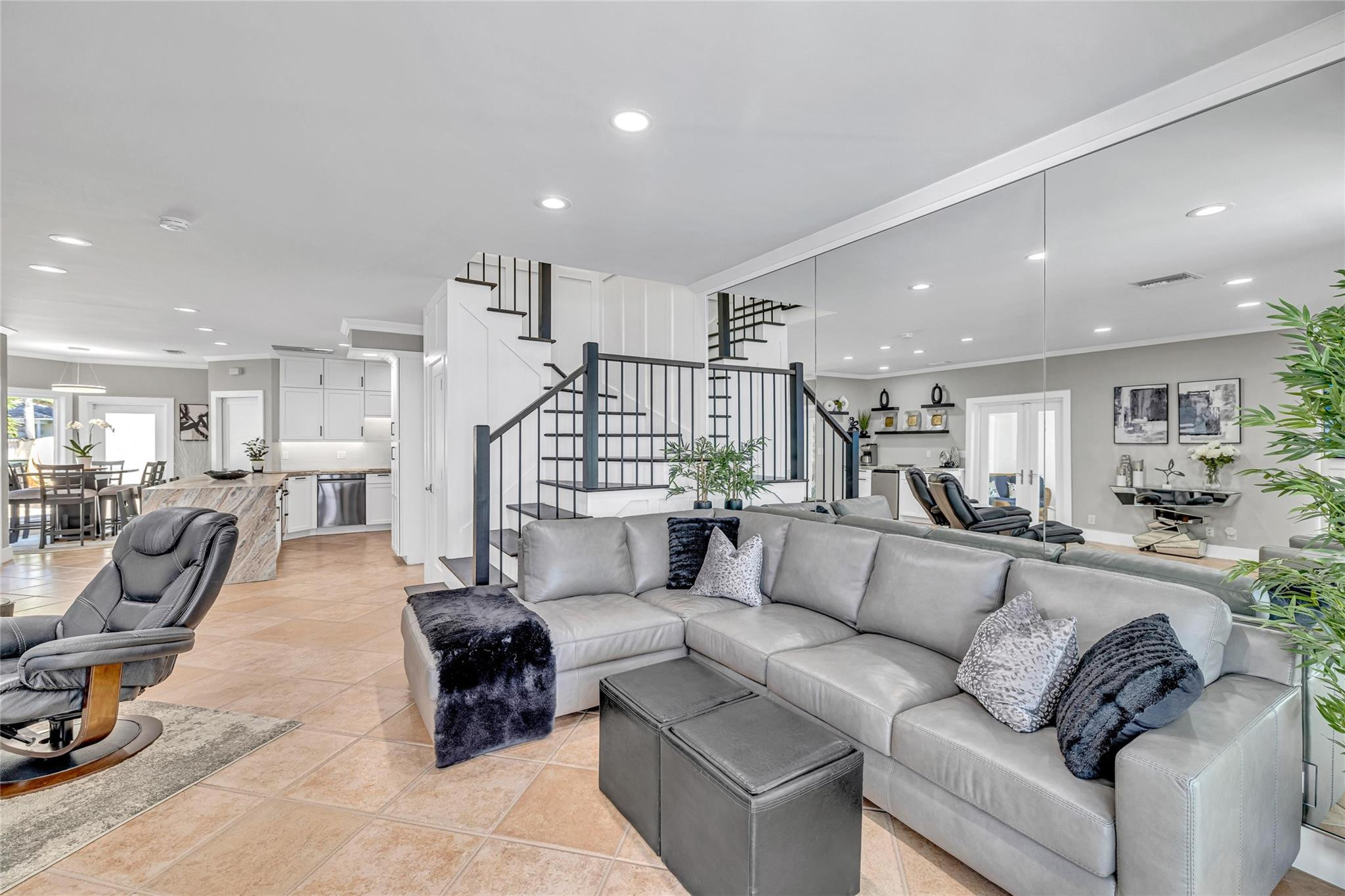 609 NE 16th Ter 5