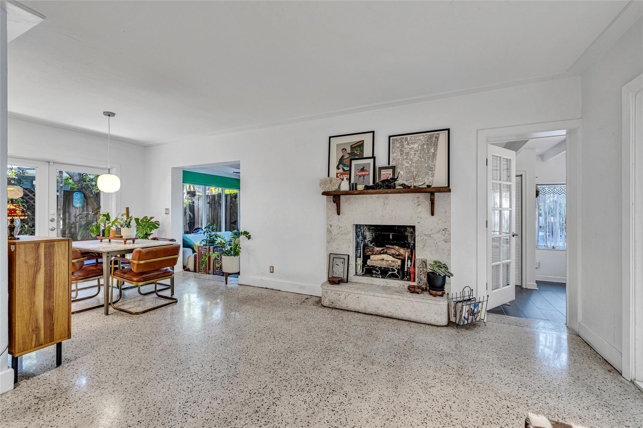 1600 NE 16th St