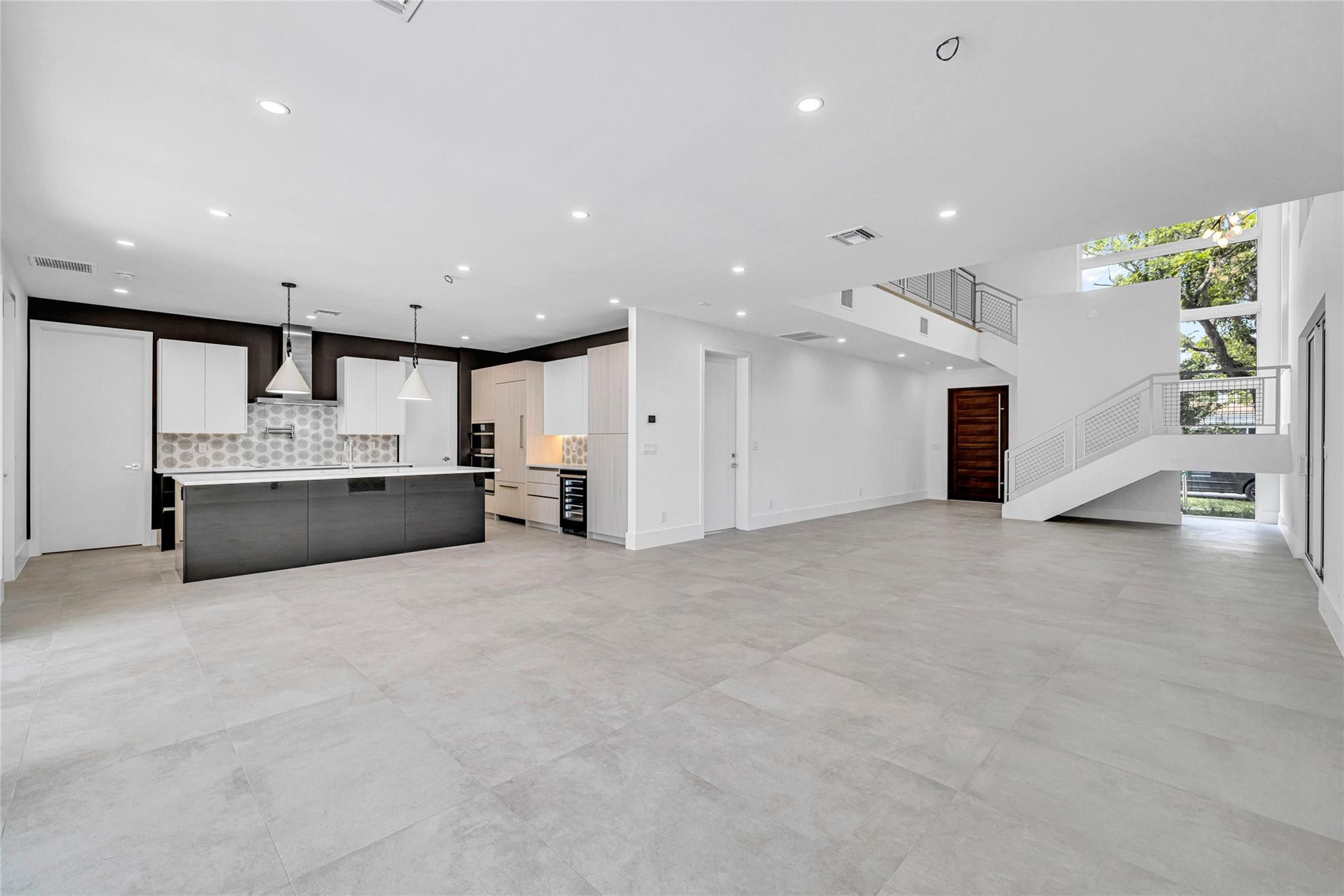 1504 NE 6th Ct