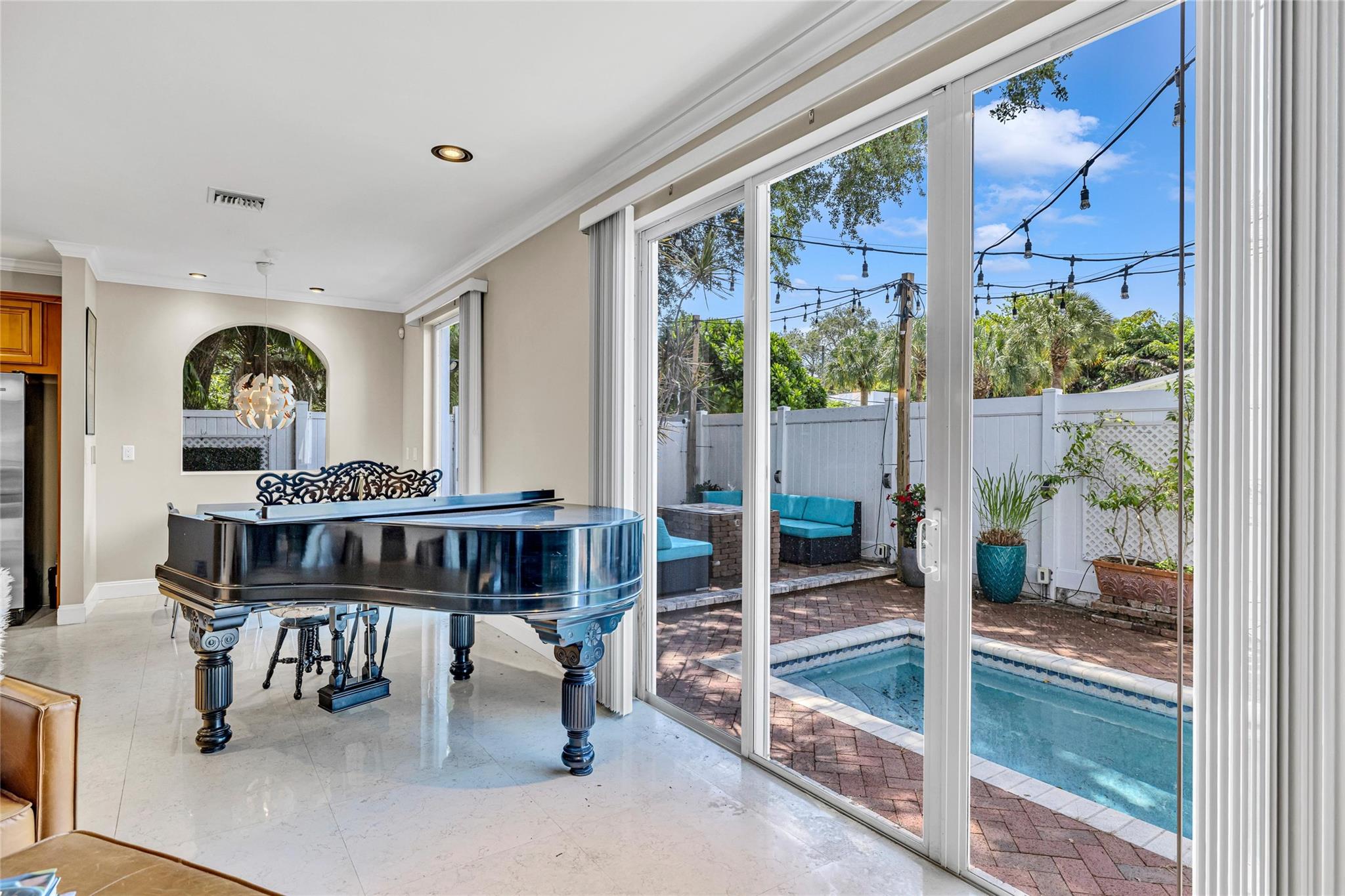 488 SW 5th Ave 488