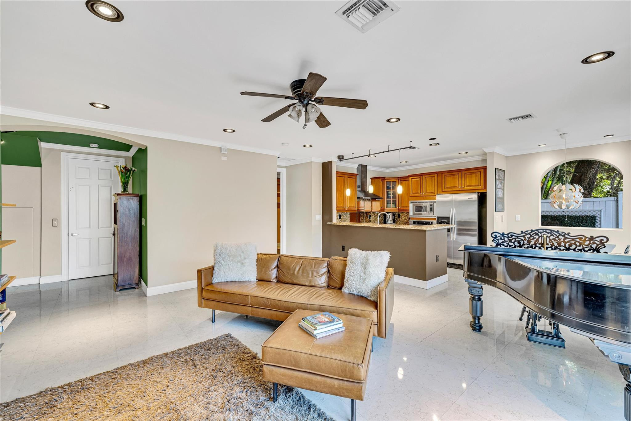488 SW 5th Ave 488