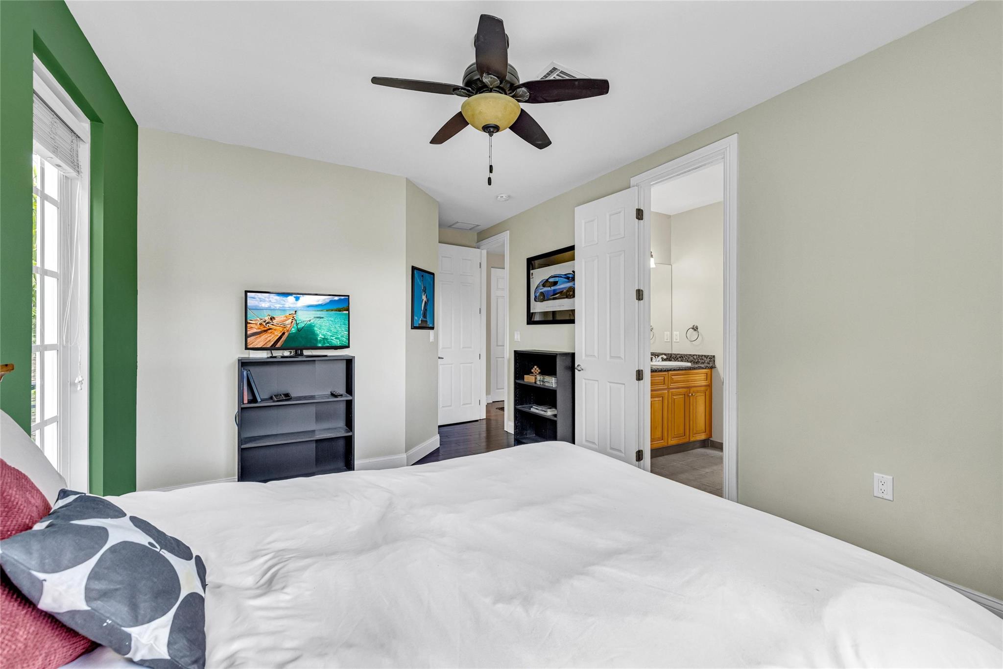 488 SW 5th Ave 488