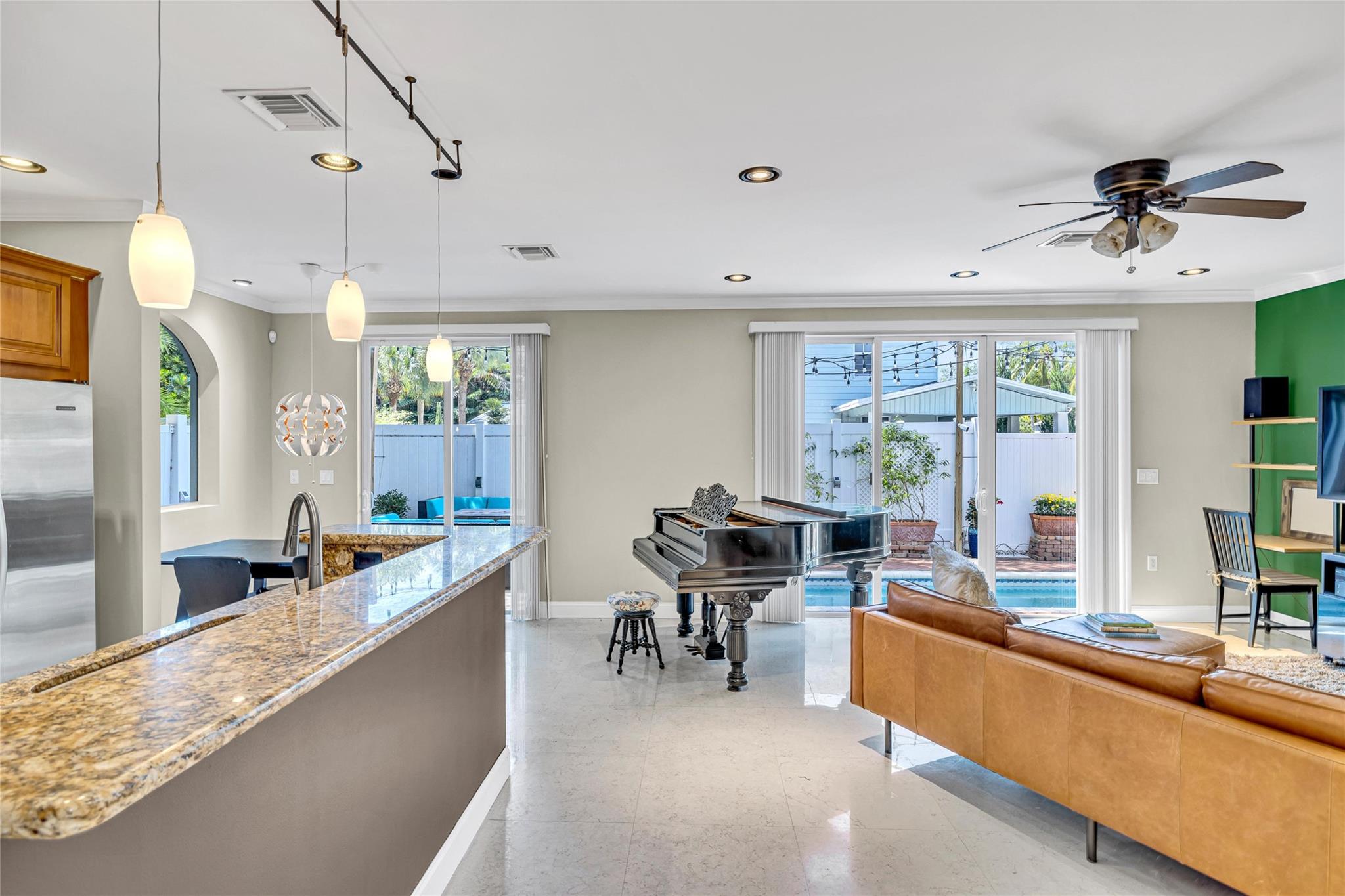 488 SW 5th Ave 488