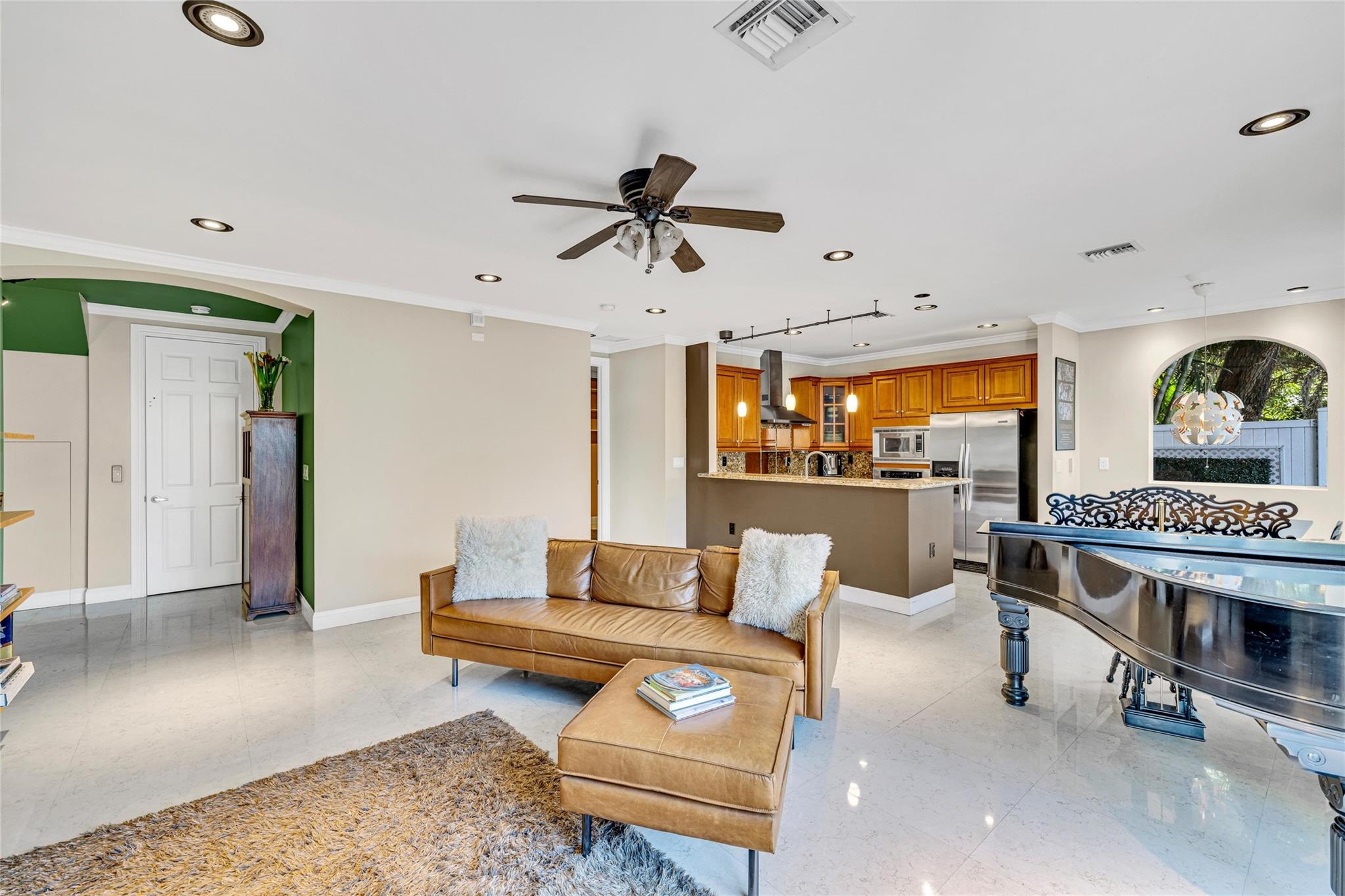 488 SW 5th Ave 488