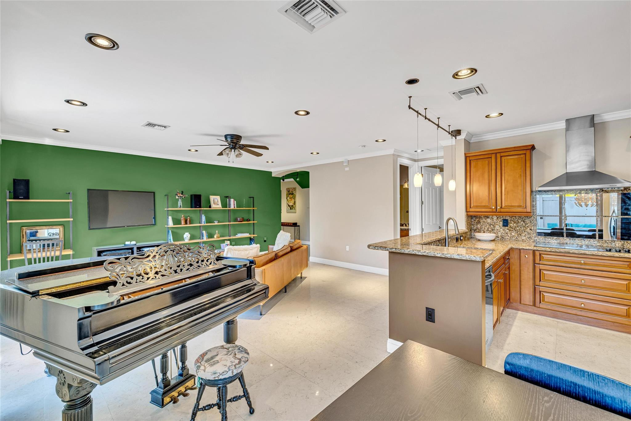 488 SW 5th Ave 488