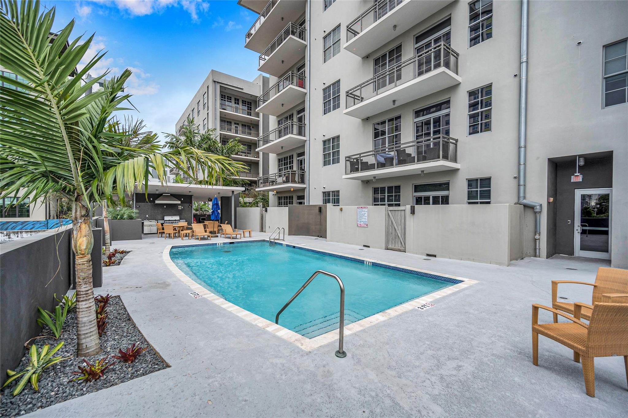 410 NW 1st Ave 203